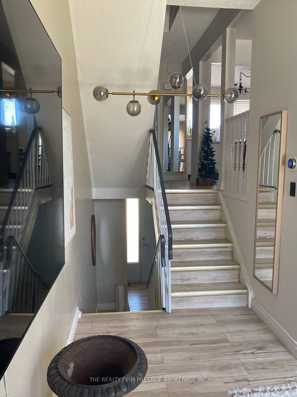1264 Limberlost Road 18, London North — photo 3 of 5