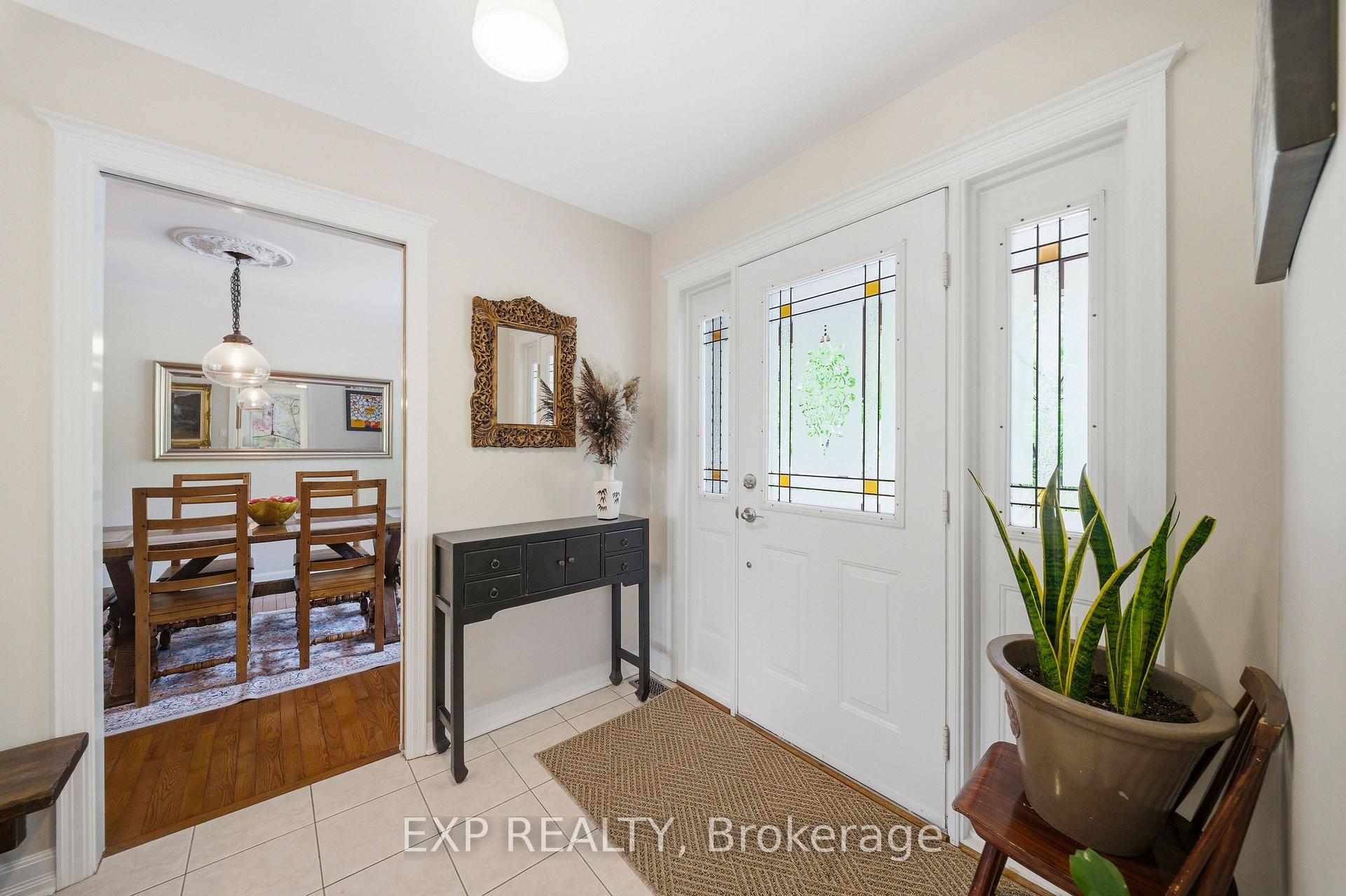 1264 Barnwell Crescent, Orleans - Cumberland and Area — photo 4 of 5