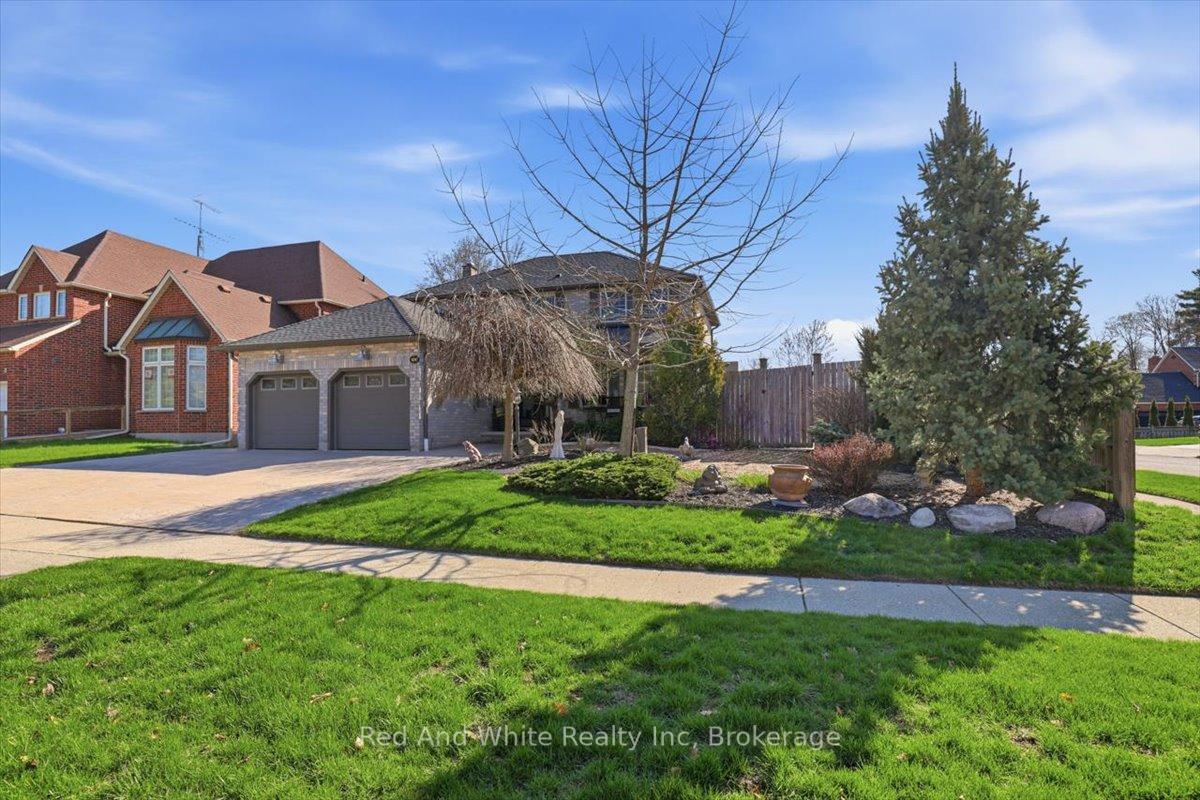 4 Brewster Place, Cambridge, ON N3C 3V1 — Cambridge, Ontario