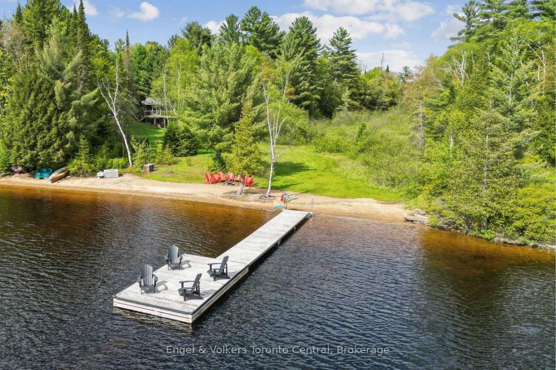 1823 Livingstone Lake Road, Algonquin Highlands — photo 2 of 5
