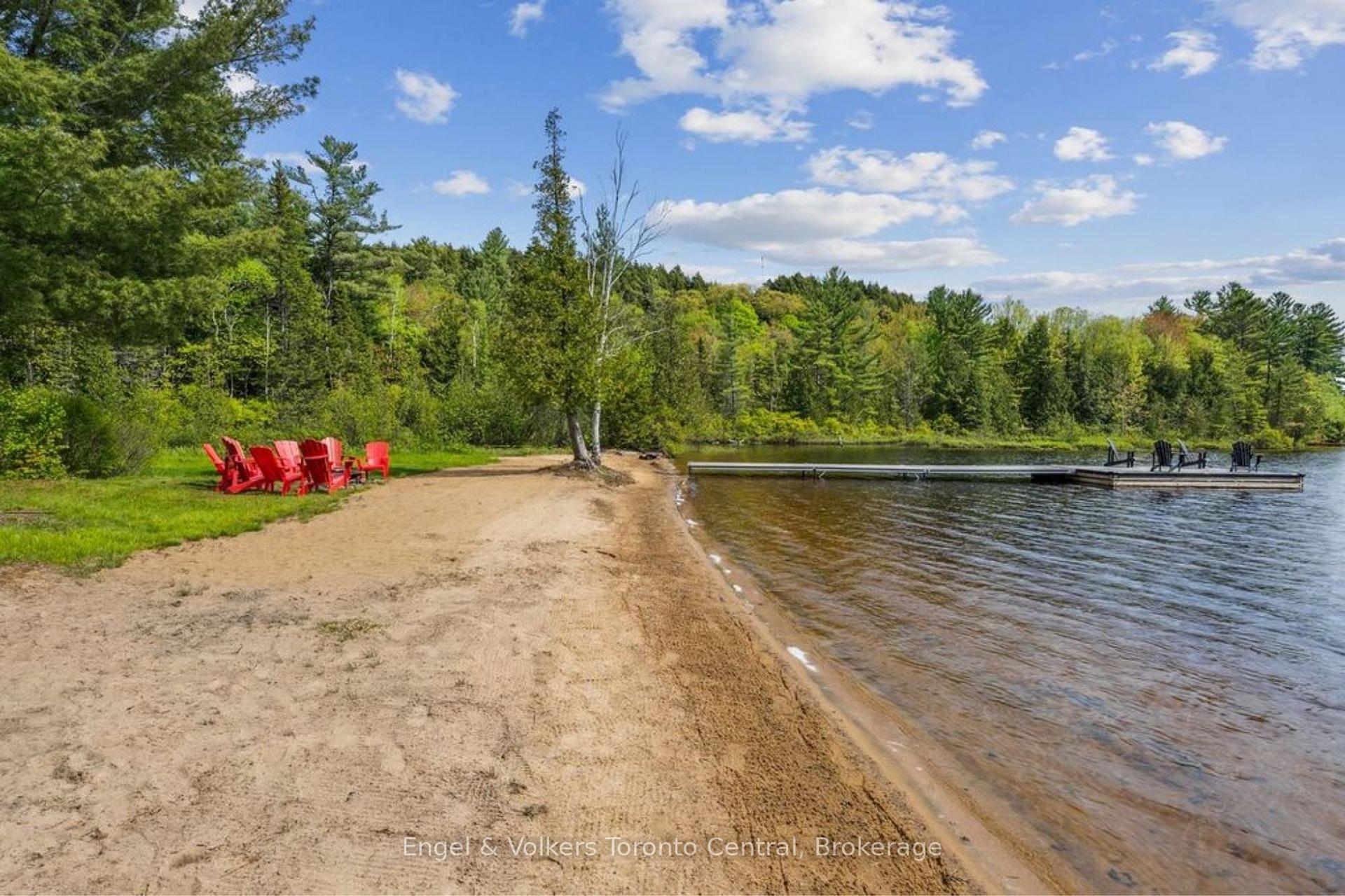 1823 Livingstone Lake Road, Algonquin Highlands — photo 3 of 5