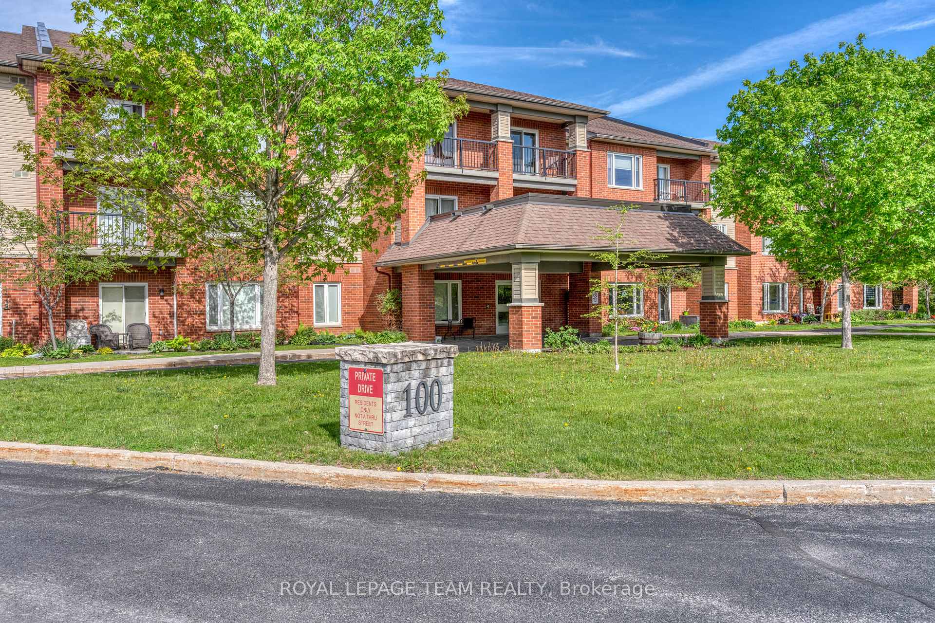 100 Jamieson Street 204, Mississippi Mills — photo 2 of 5