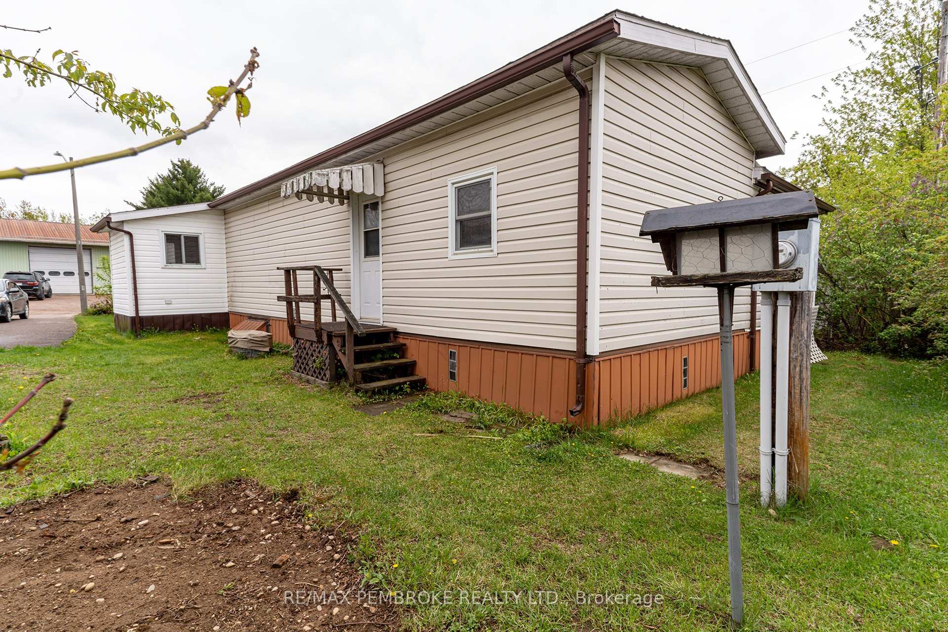 94 Pinehurst Estates N/A, Petawawa — photo 4 of 5