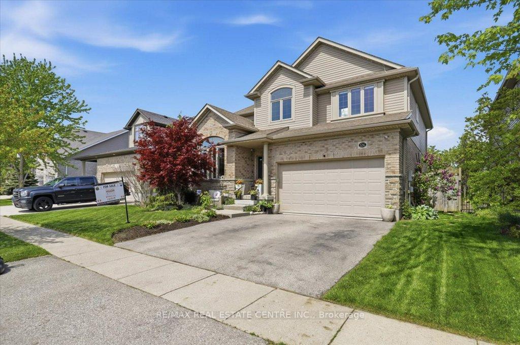 126 Goldschmidt Crescent, Wilmot — photo 3 of 5