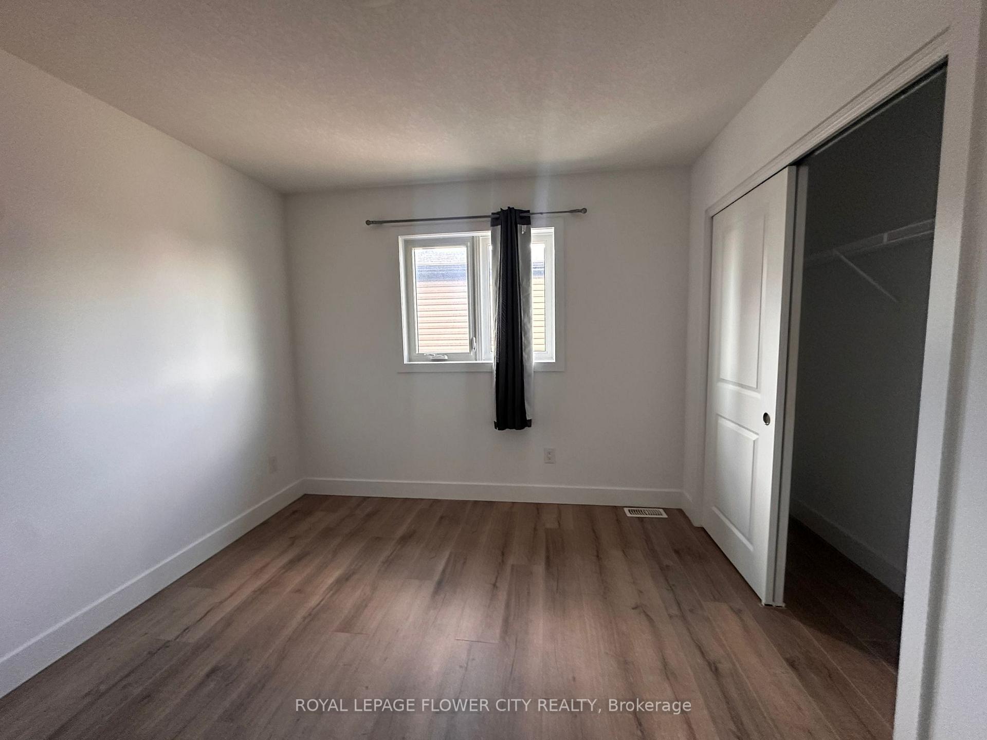 1330 Lawson Road, London North — photo 5 of 5