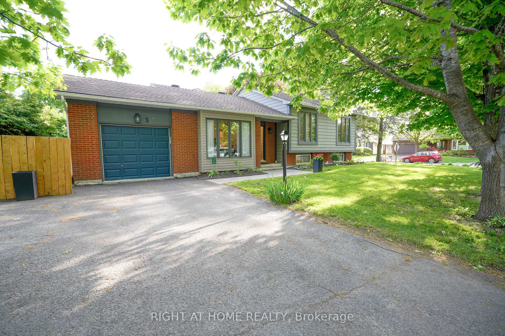 3 Pommel Crescent, Kanata, ON K2M 1A3 — Kanata, Ontario