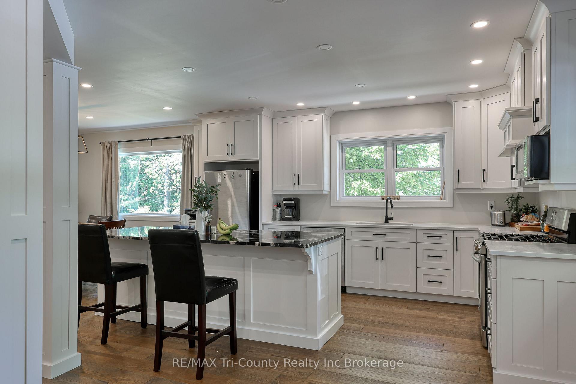 16 Delevan Crescent, Tillsonburg — photo 5 of 5