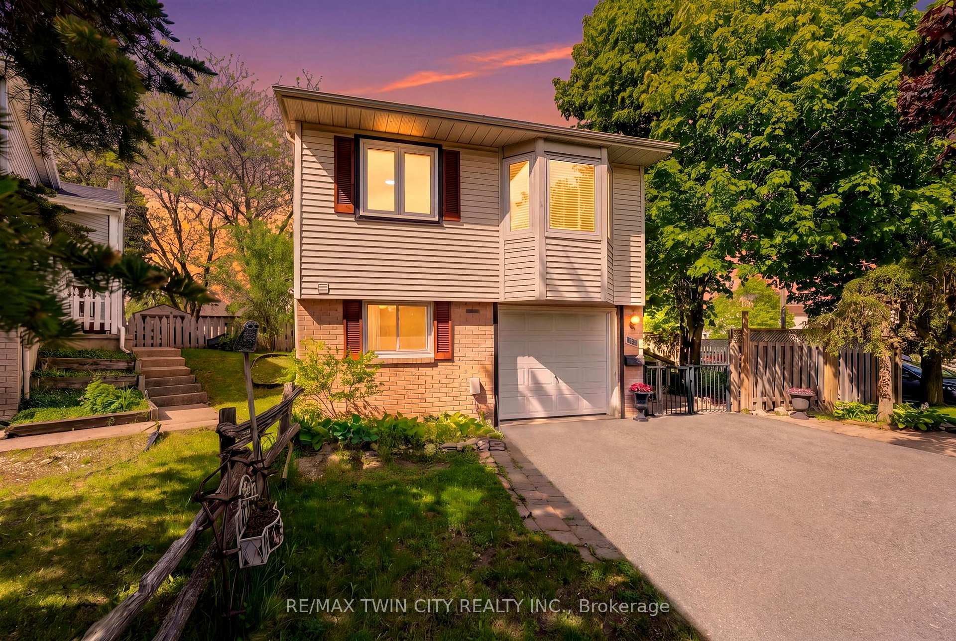171 Herron Place, Waterloo, ON N2T 1H2 — Waterloo, Ontario