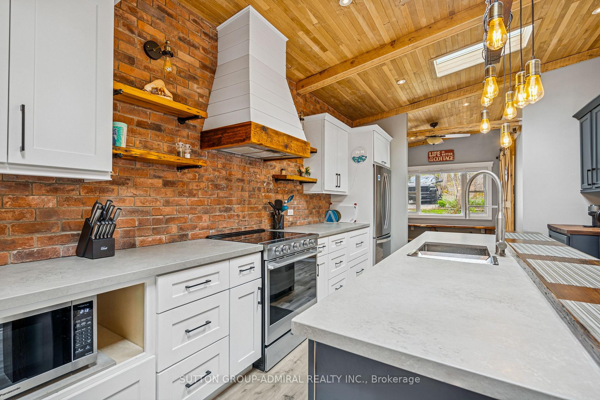 1023 Kirkpatrick Lane, Bracebridge — photo 2 of 5