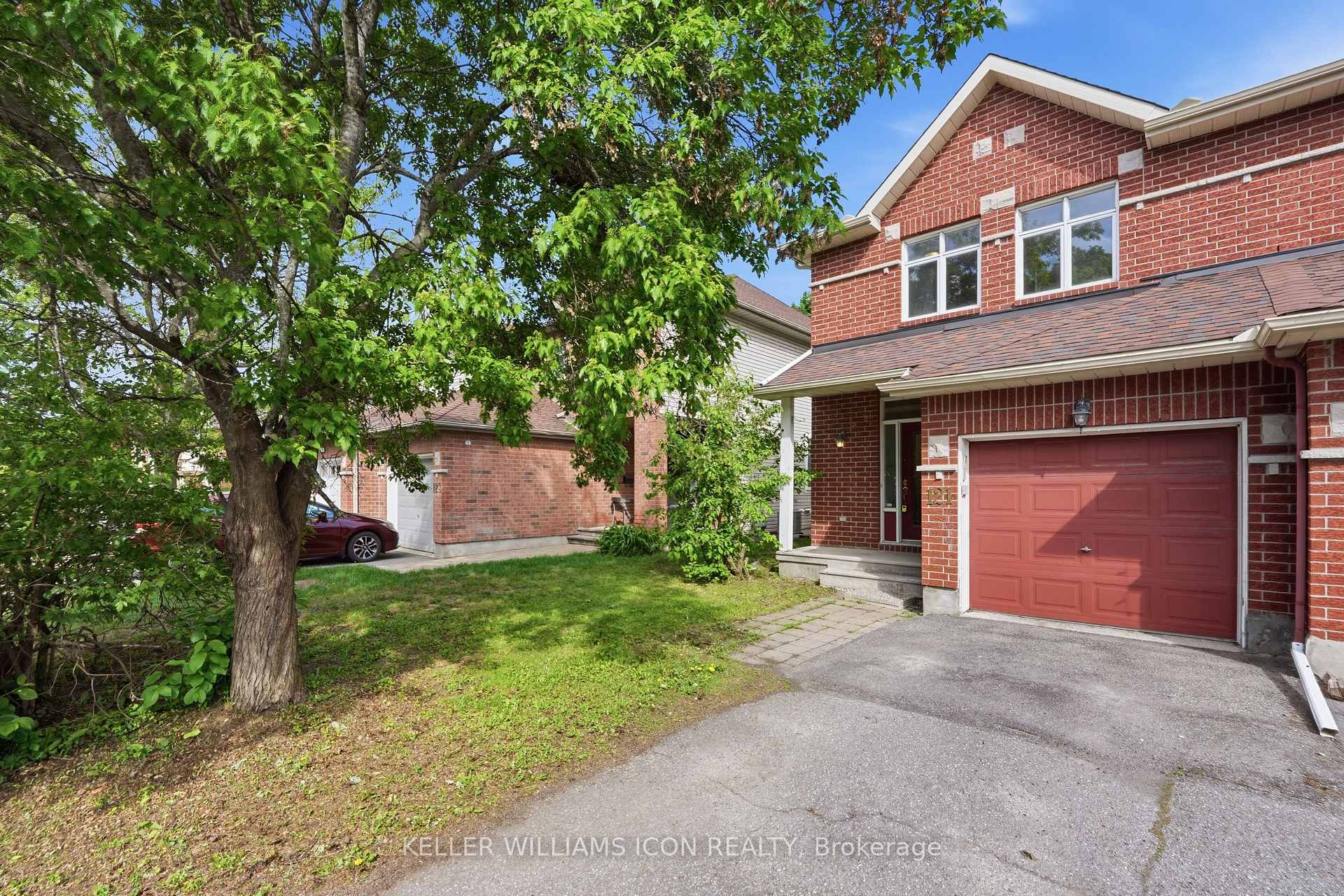 121 Thornbury Crescent, South of Baseline to Knoxdale, ON K2G 6J1 — South of Baseline to Knoxdale, Ontario