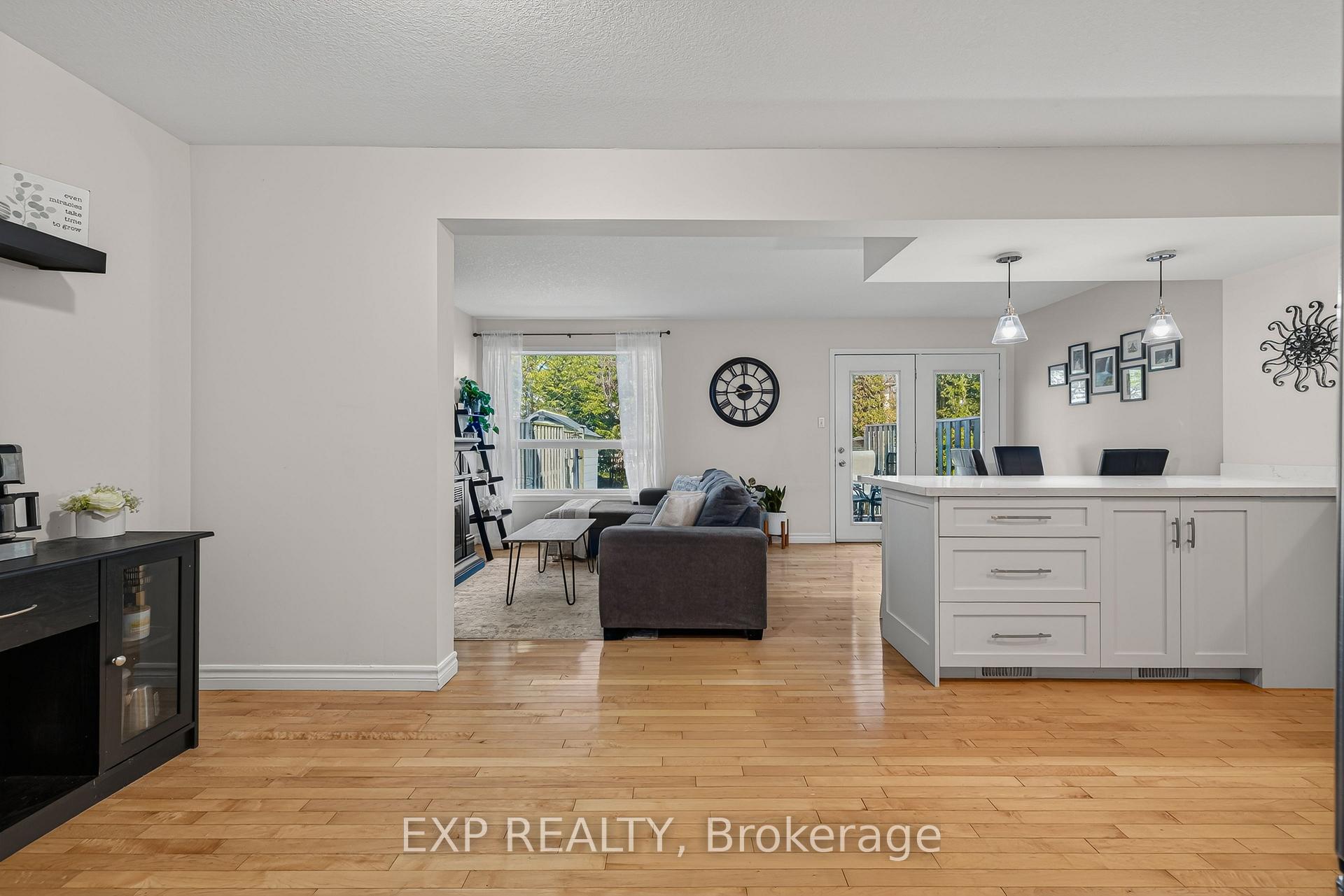 475 Annapolis Court, Waterloo — photo 4 of 5
