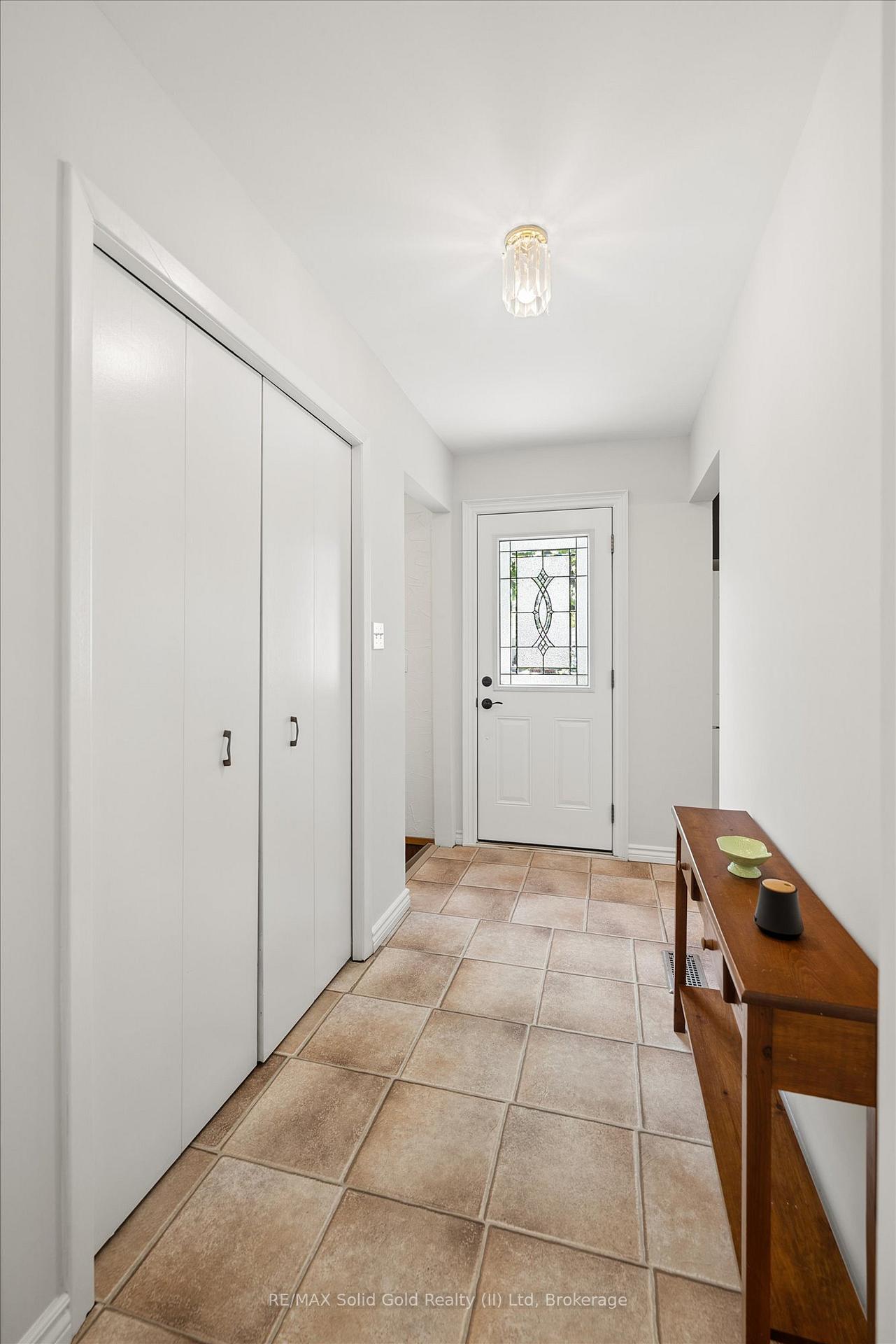 1862 Briarwood Drive, Cambridge — photo 4 of 5
