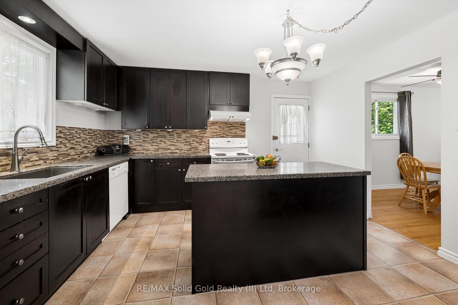 1862 Briarwood Drive, Cambridge — photo 5 of 5