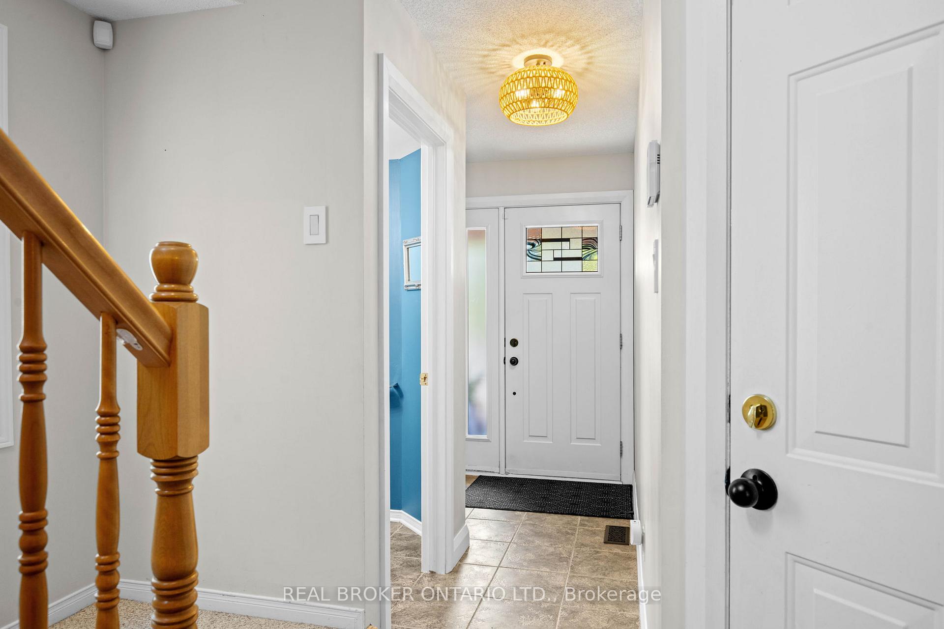 25 Steel Street, Beacon Hill North - South and Area — photo 2 of 5