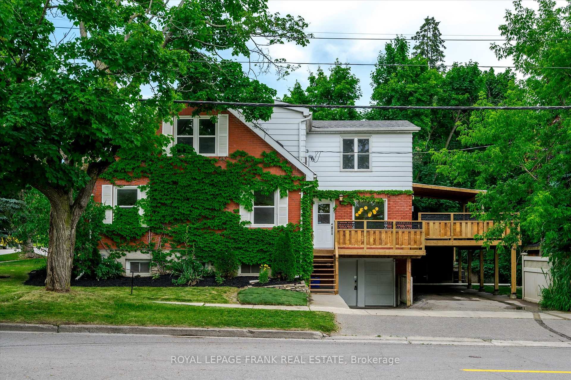 470 Albertus Avenue, Peterborough — photo 3 of 5