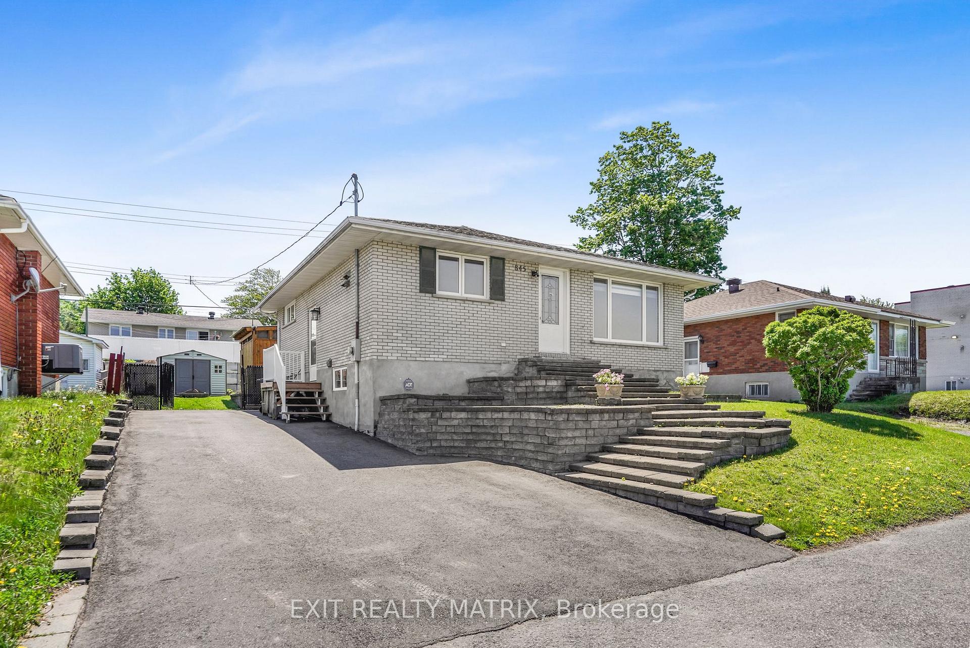 845 Cartier Boulevard, Hawkesbury — photo 2 of 5