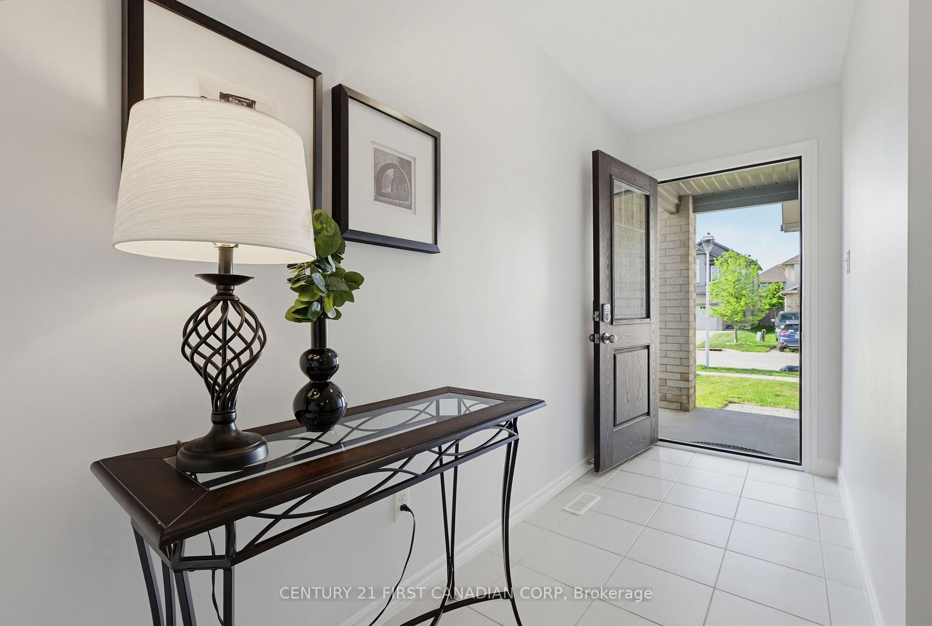 1210 Sandbar Street, London North — photo 3 of 5