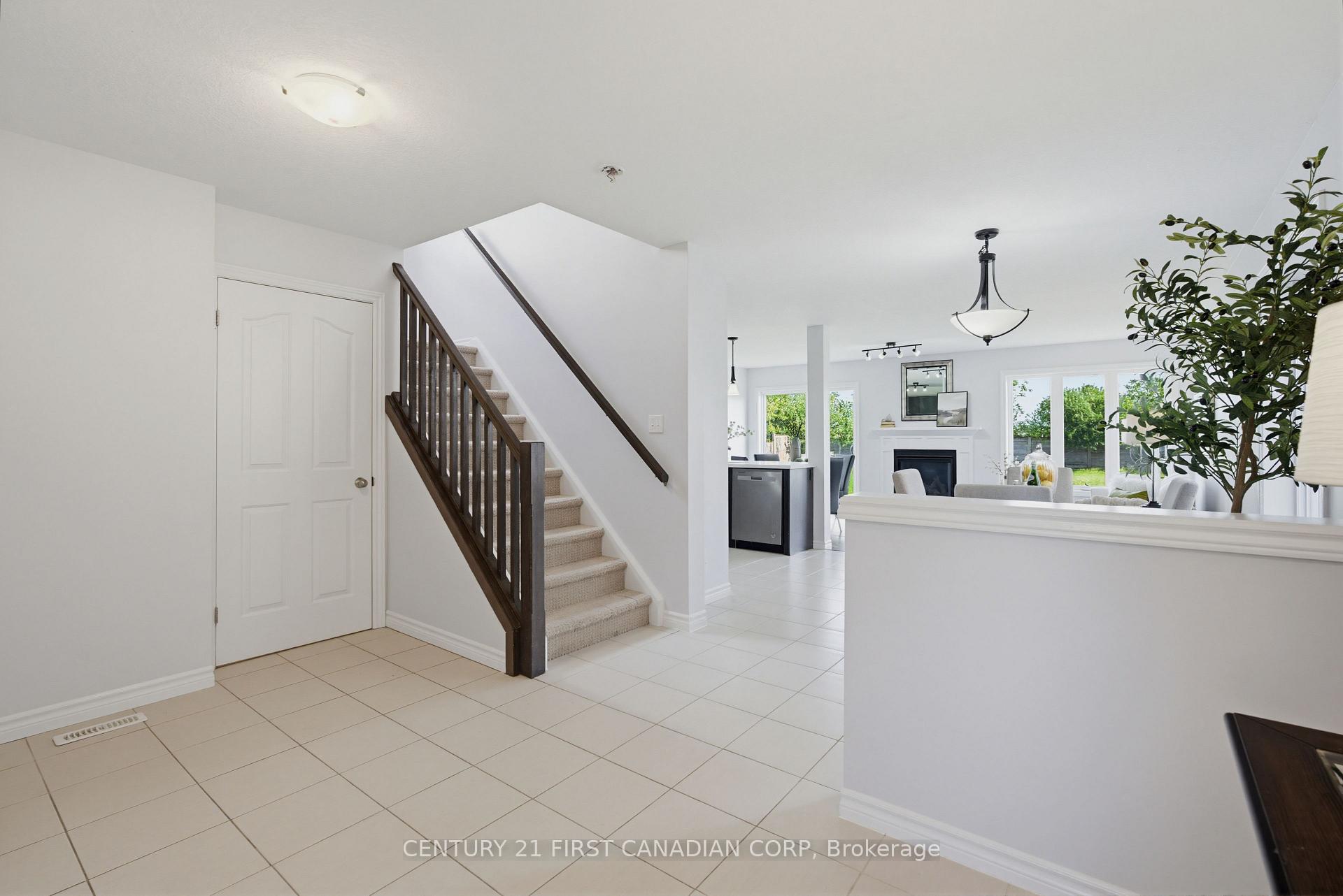 1210 Sandbar Street, London North — photo 4 of 5