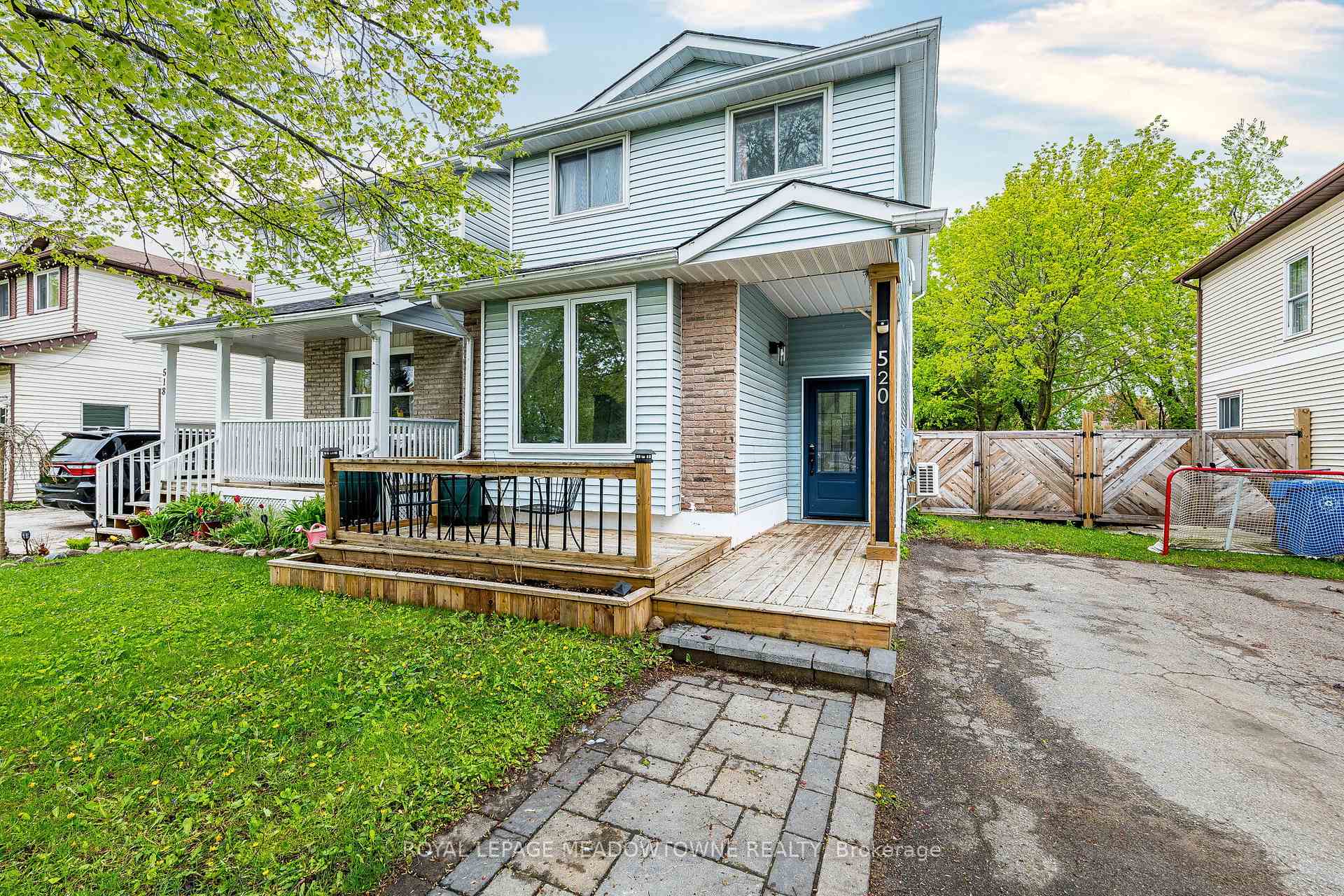 520 Pineview Gardens, Shelburne — photo 2 of 5