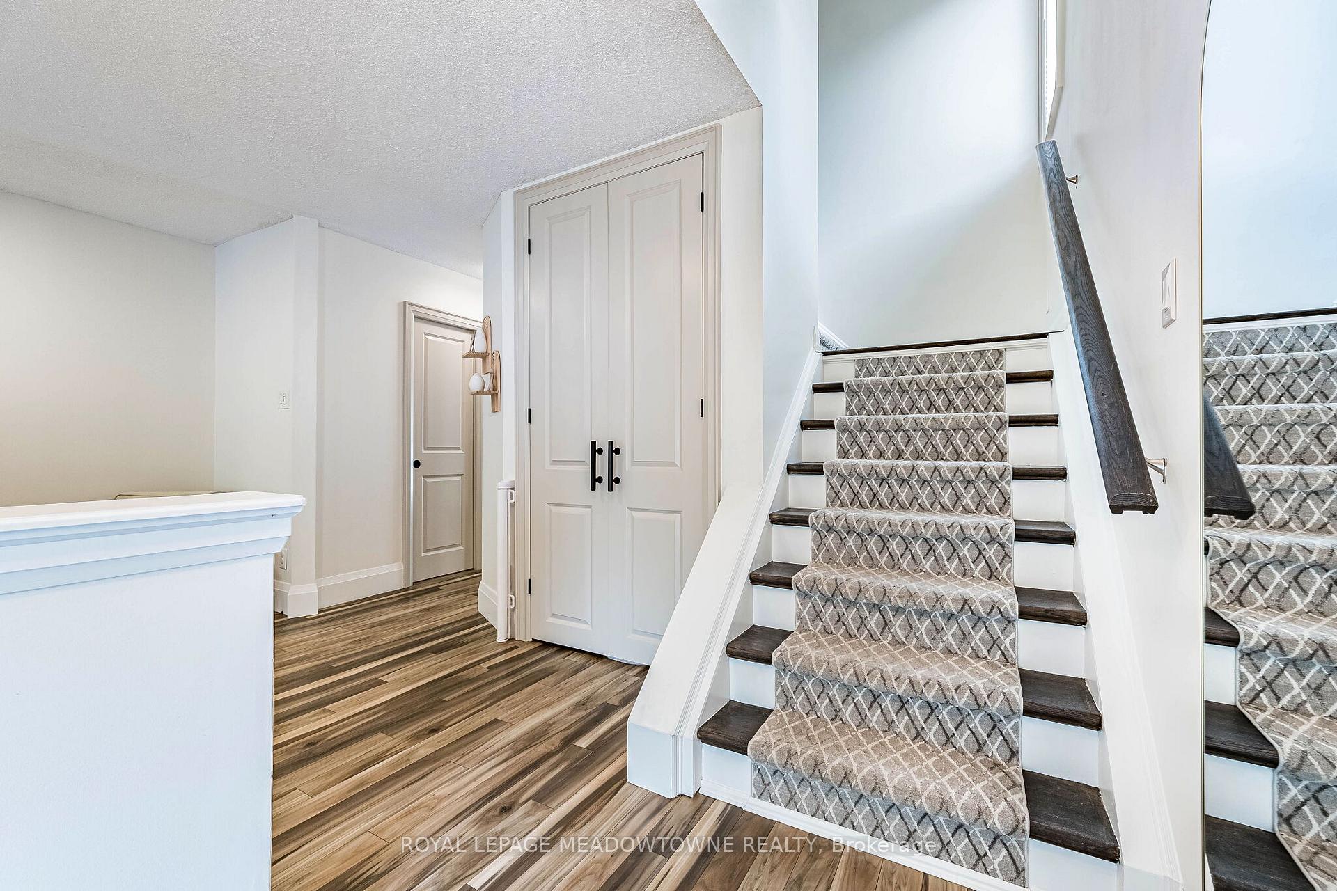 520 Pineview Gardens, Shelburne — photo 3 of 5