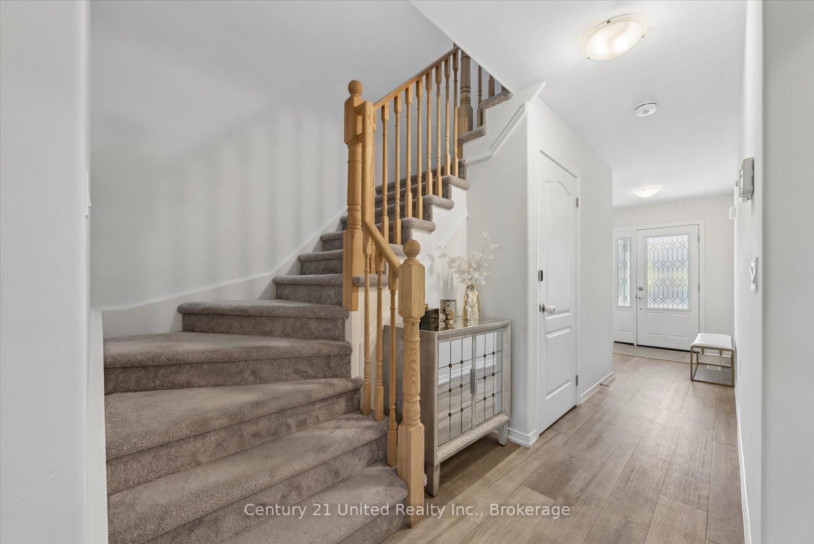 1621 Hetherington Drive, Peterborough — photo 4 of 5