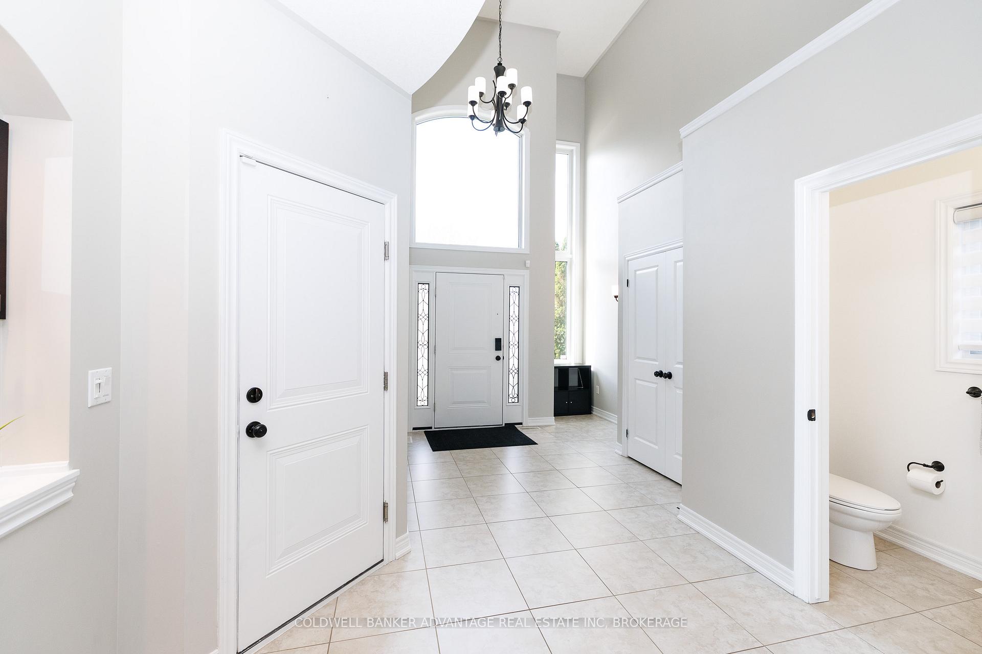395 Michael Drive, Welland — photo 3 of 5