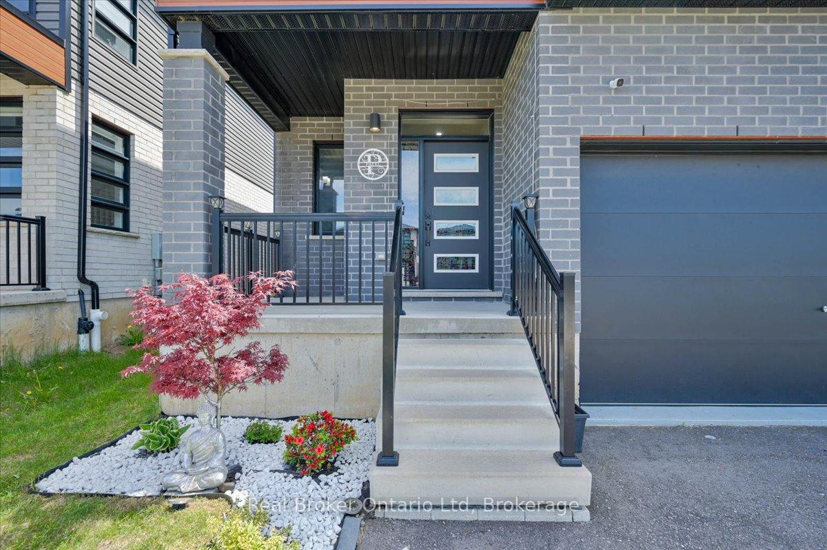 92 Moon Crescent, Cambridge — photo 4 of 5