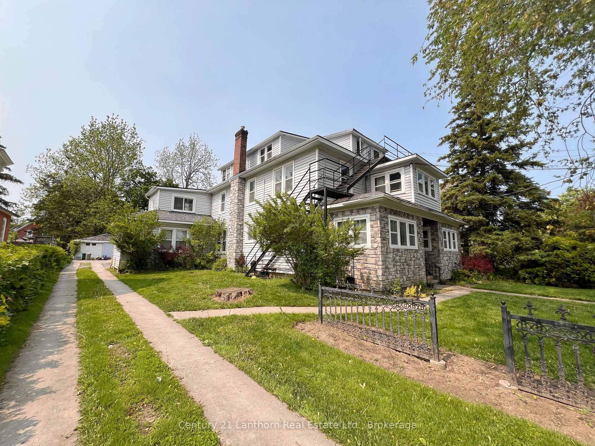 47 King Street, Prince Edward County — photo 3 of 4
