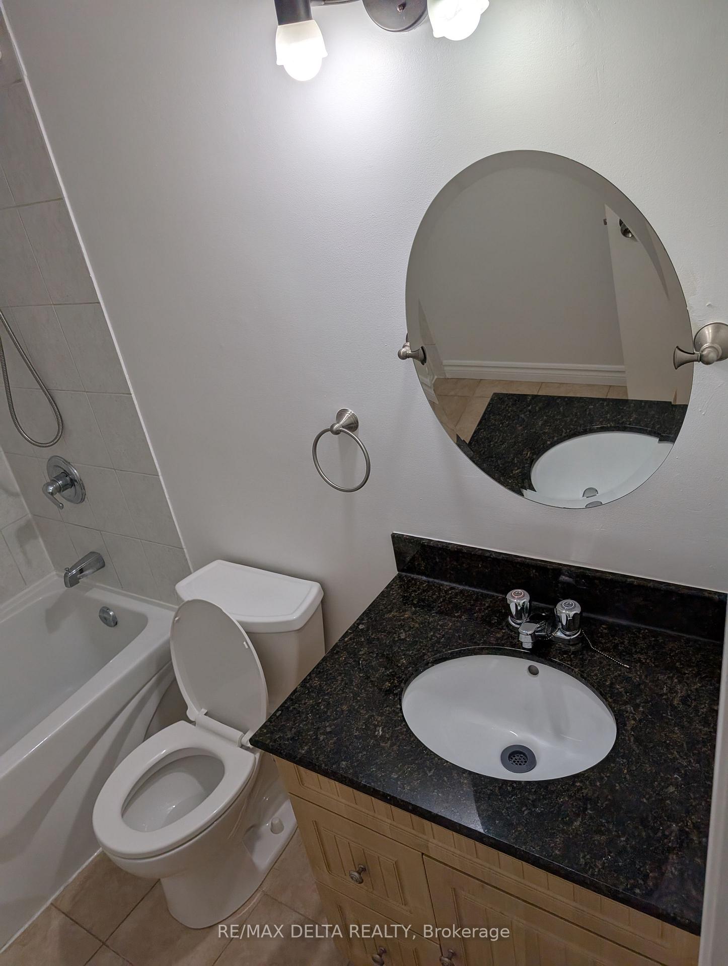2044 Arrowsmith Drive 202A, Beacon Hill North - South and Area — photo 5 of 5