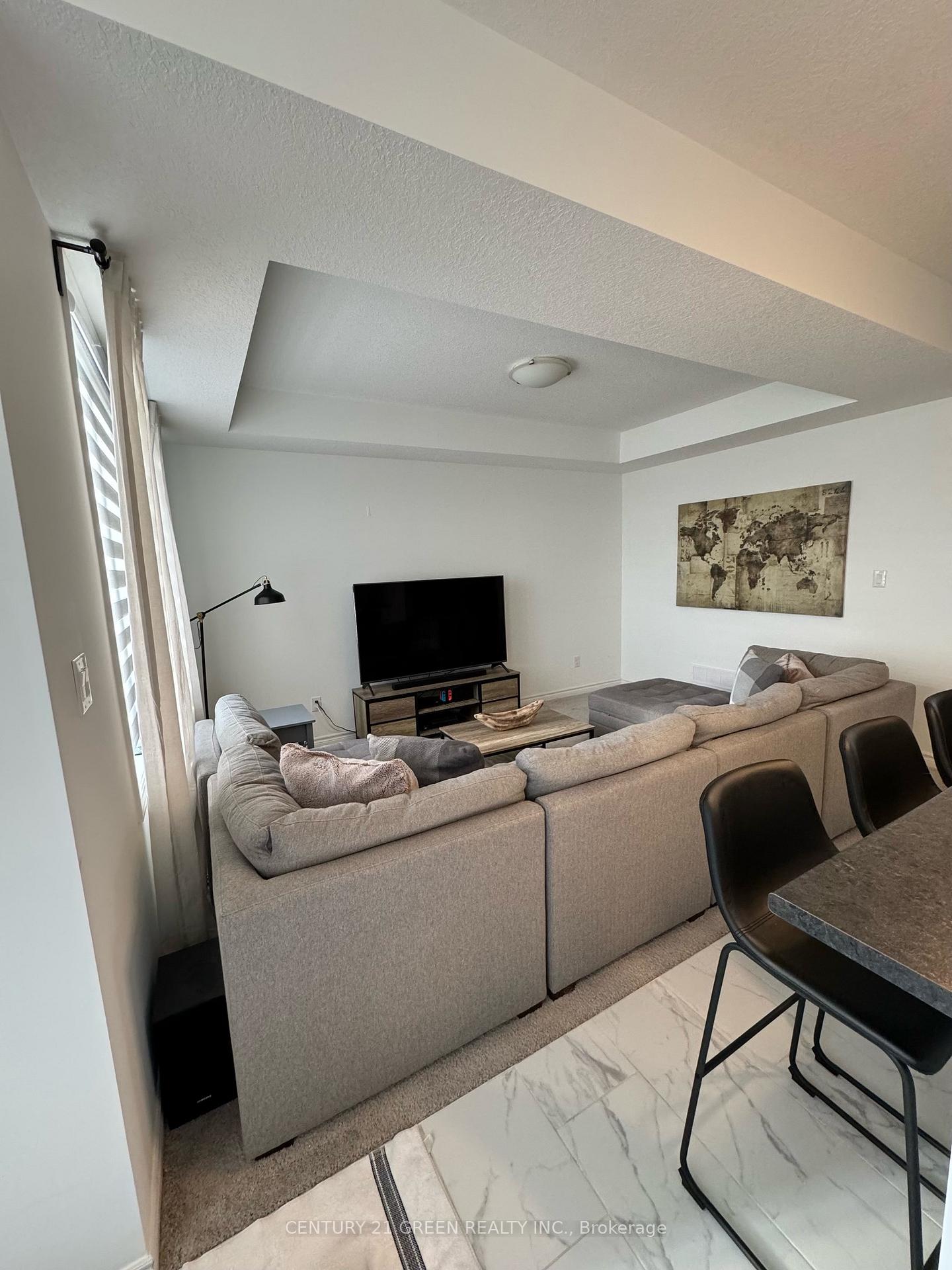 1756 Finley Crescent, London North — photo 3 of 5