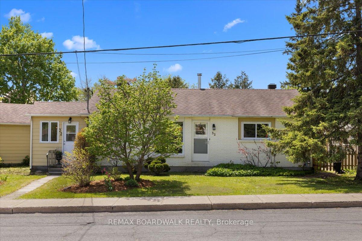 32 Martin Street S, Mississippi Mills, ON K0A 1A0 — Mississippi Mills, Ontario