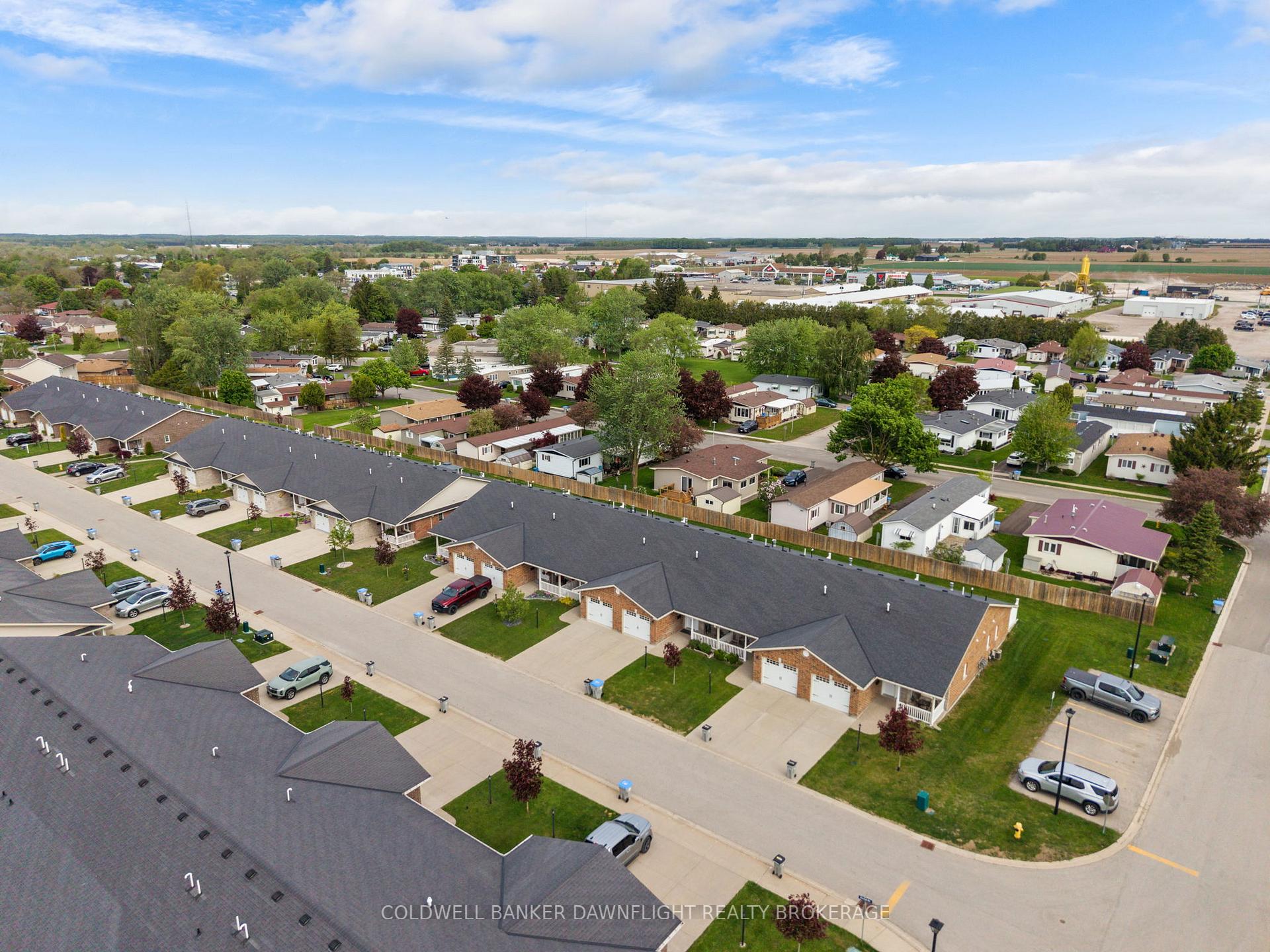 18 Devon Drive, South Huron — photo 4 of 5