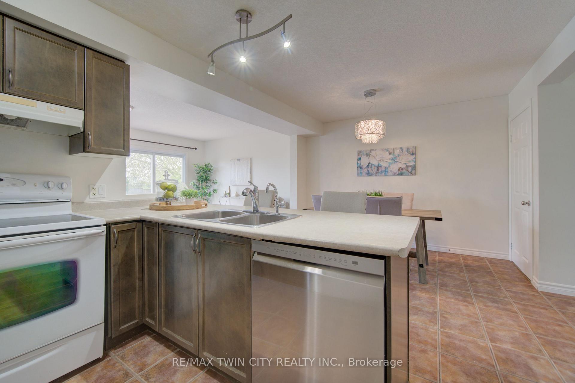 465 Colt Street, Waterloo — photo 5 of 5