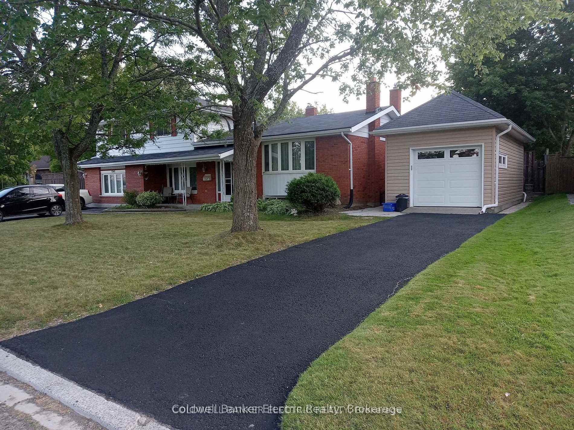1341 Heather Lane, Peterborough — photo 2 of 5