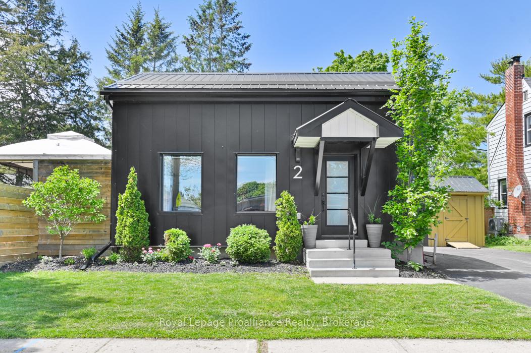 2 Howard Street, Belleville, ON K8P 3S9 — Belleville, Ontario