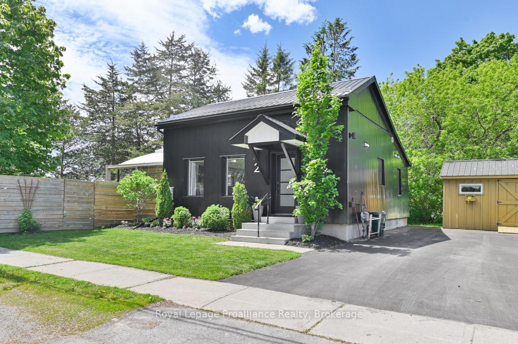2 Howard Street, Belleville — photo 5 of 5