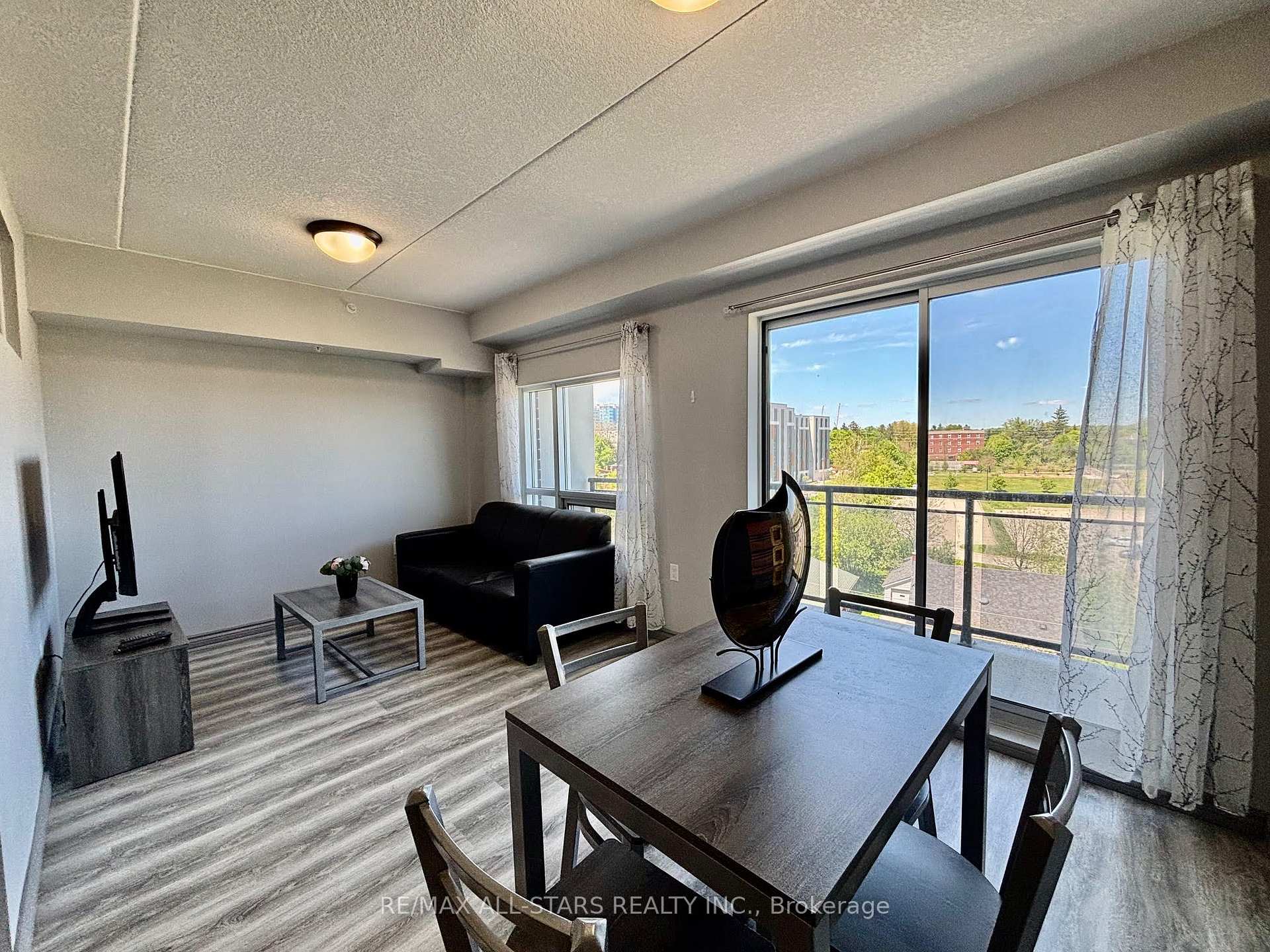275 Larch Street 507, Waterloo, ON N2L 3R2 — Waterloo, Ontario