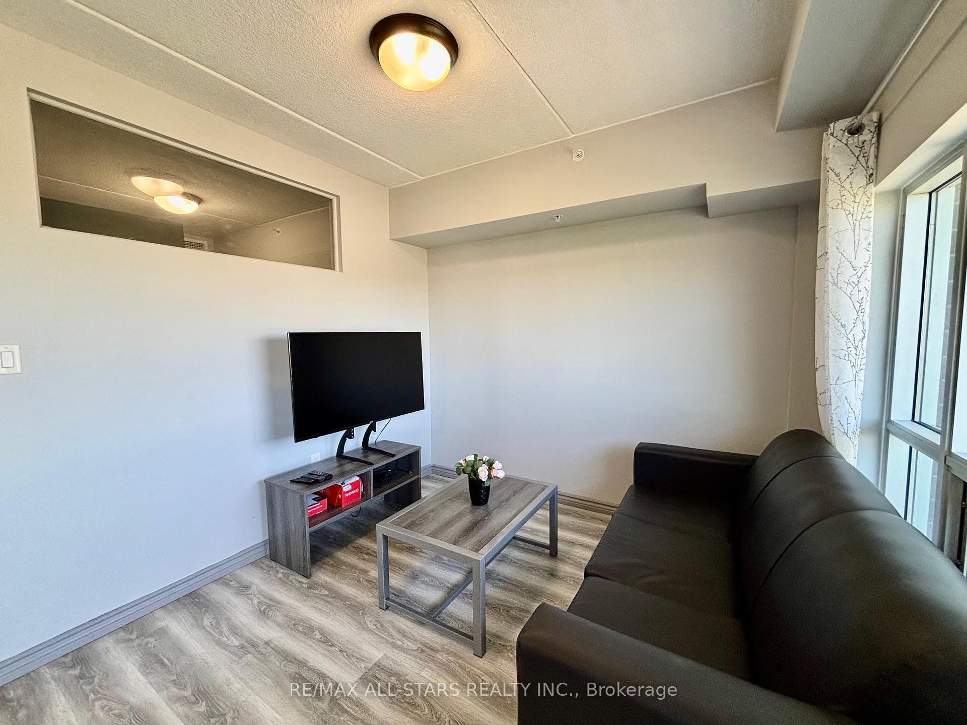 275 Larch Street 507, Waterloo — photo 4 of 5