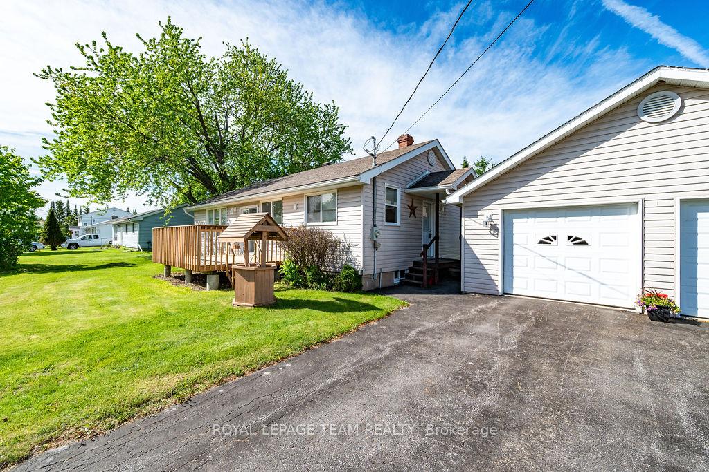 111 Campbell Drive, McNab/Braeside — photo 4 of 5