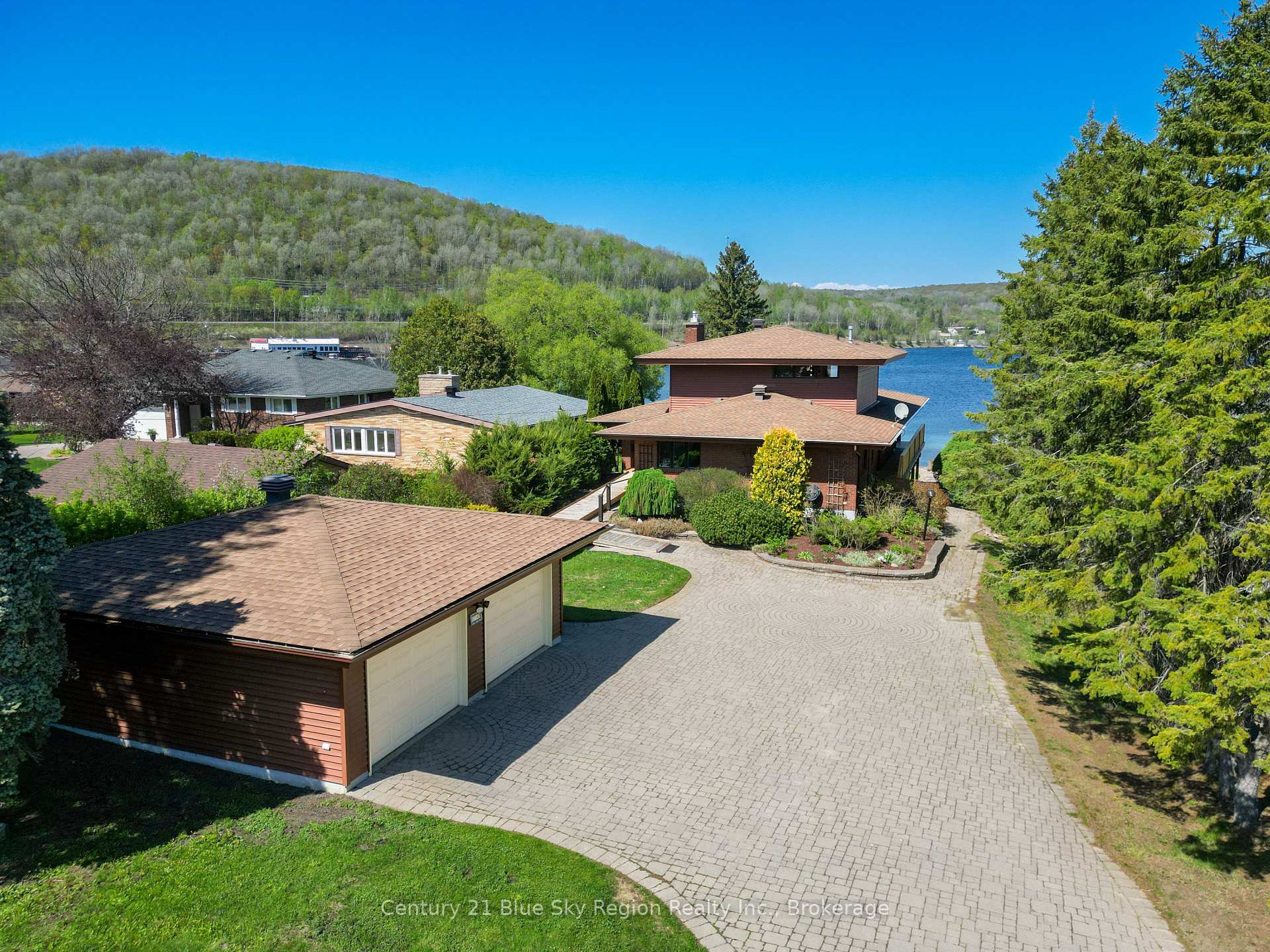 204 Lakeside Drive, North Bay, ON P1A 3E3 — North Bay, Ontario