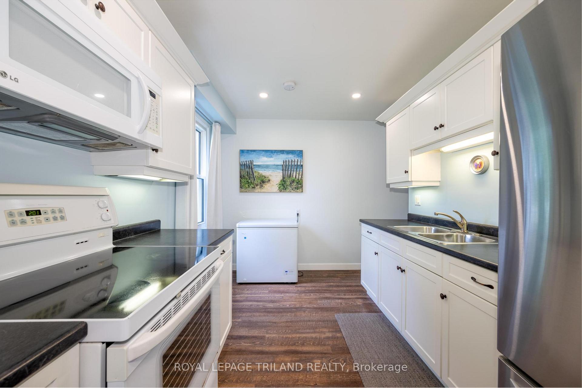 70 Fiddlers Green Road 104, London North — photo 5 of 5