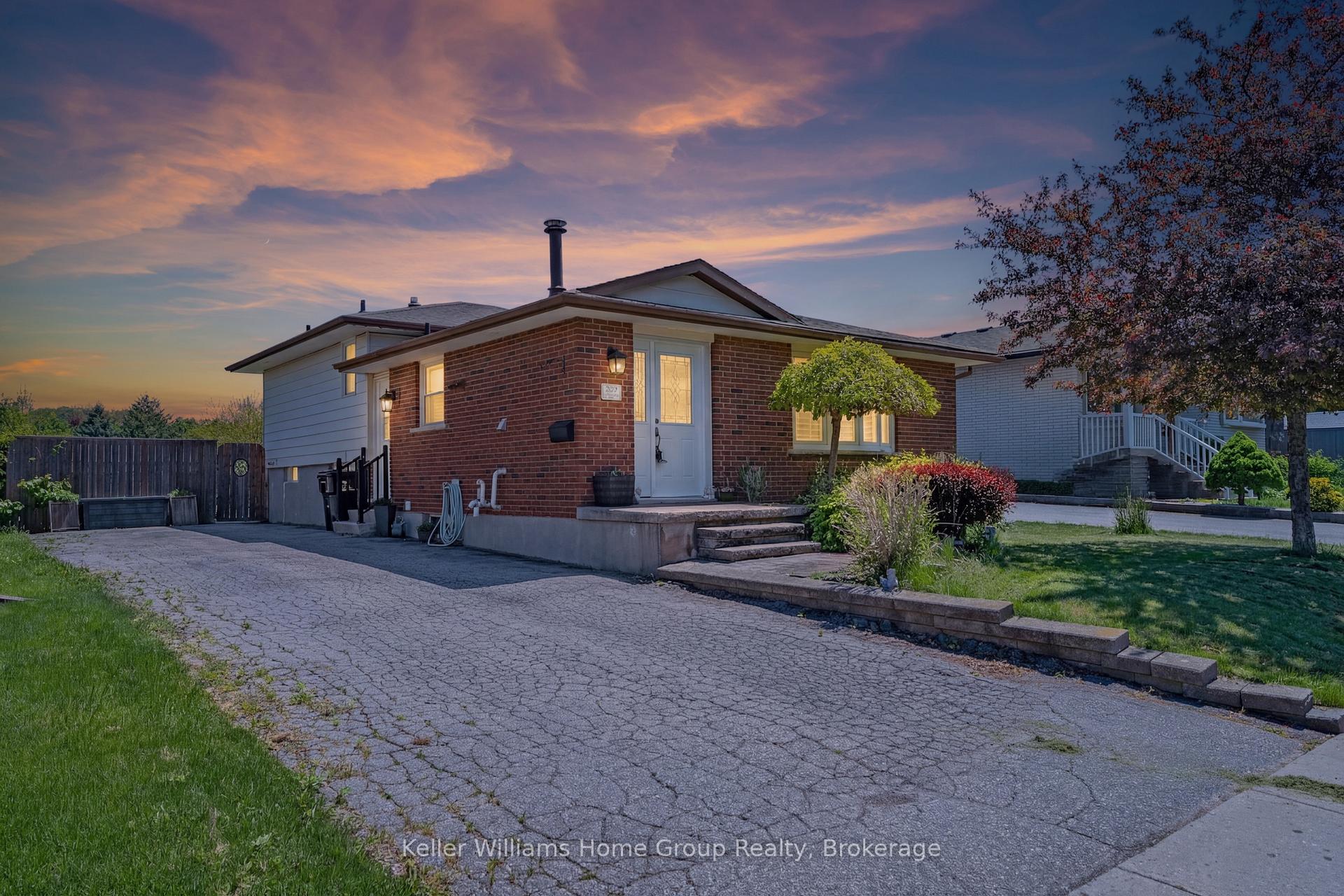 267 Bakersfield Drive, Cambridge — photo 2 of 5