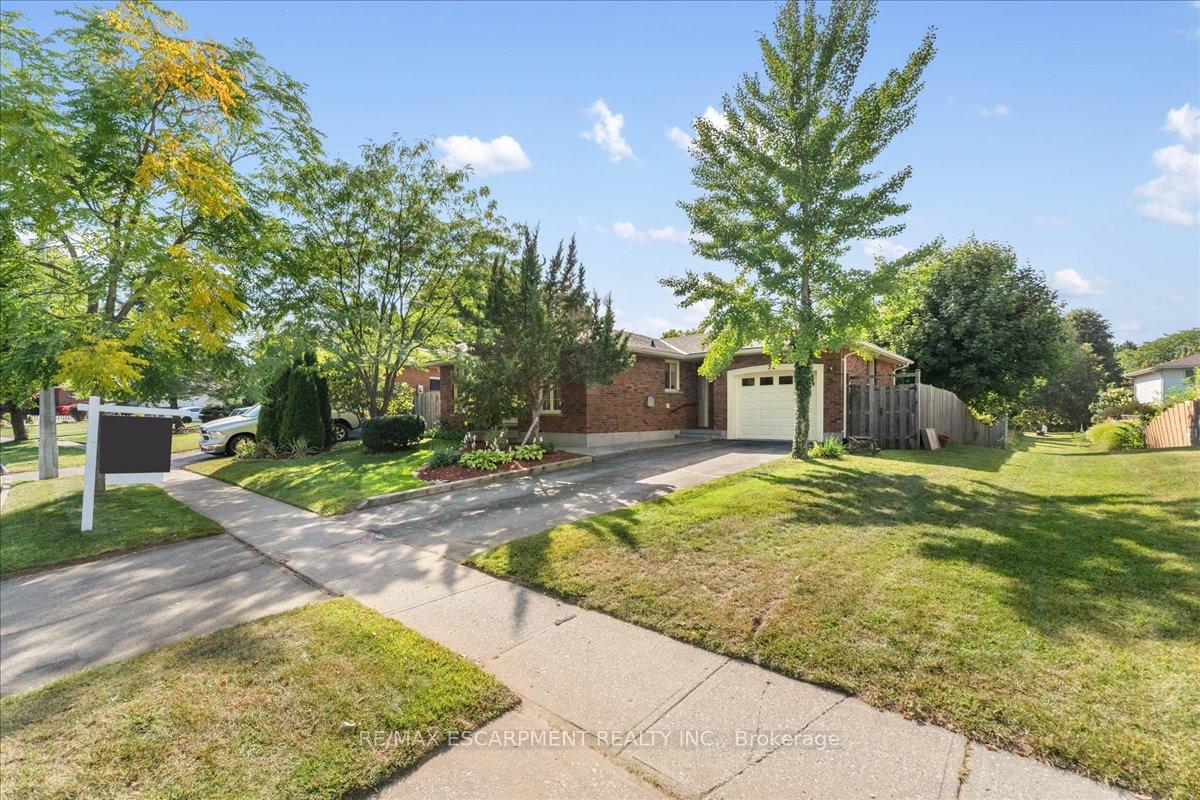 32 Donly Drive N, Norfolk — photo 2 of 5