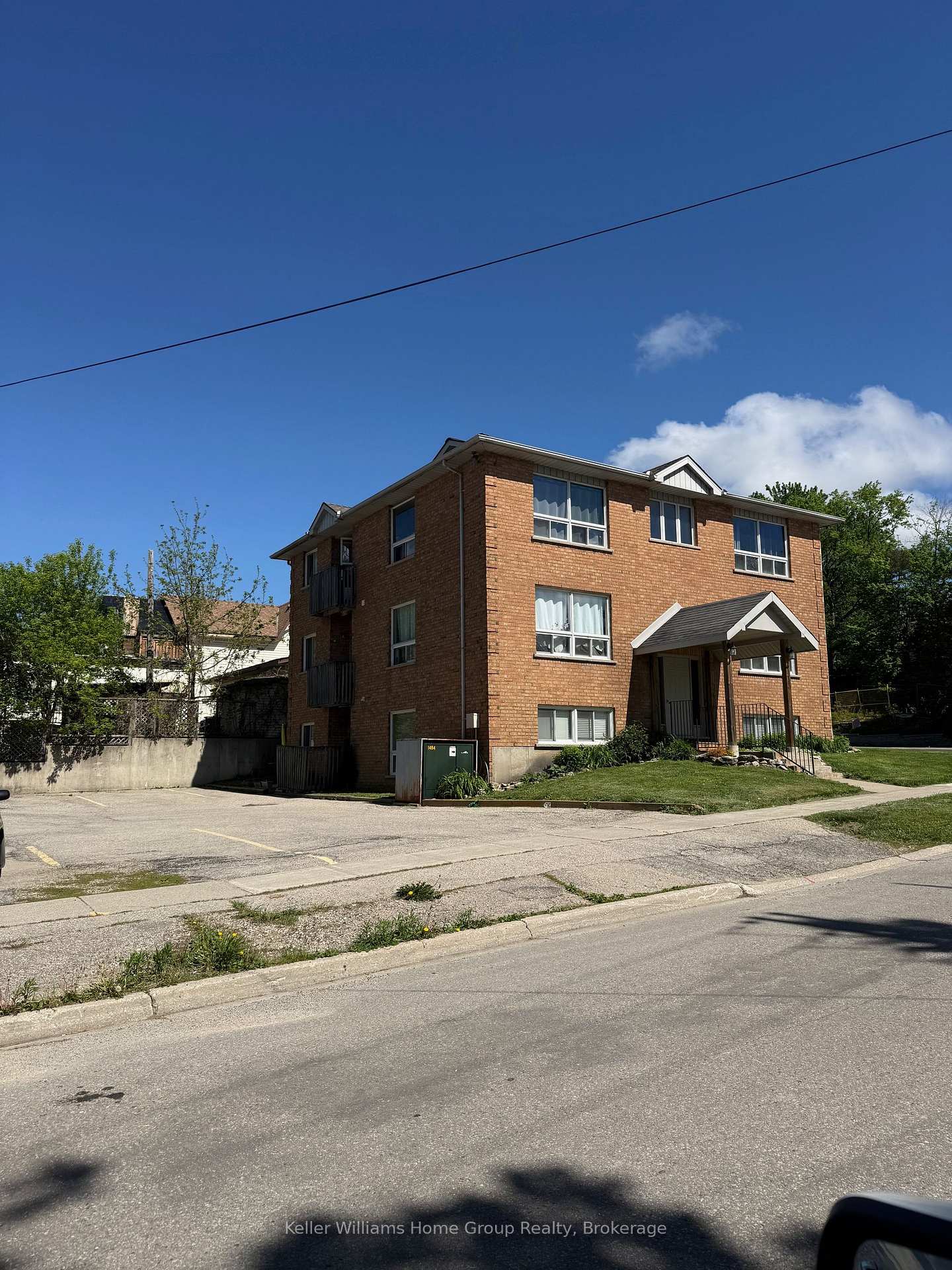 115 St George Street W, Centre Wellington — photo 2 of 3