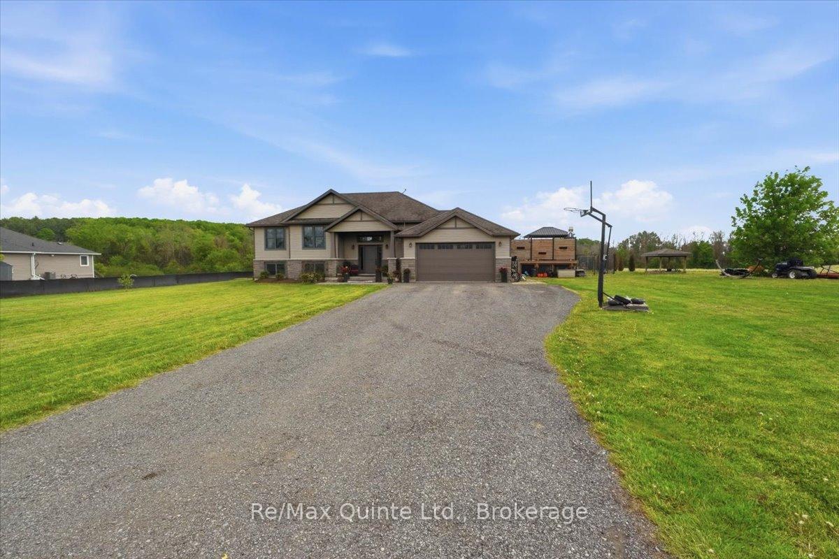 528 Willet Road, Belleville — photo 2 of 5