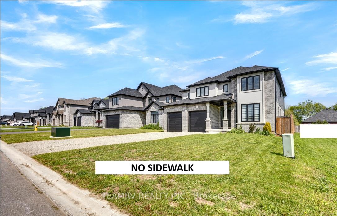 8 Sycamore Drive, Tillsonburg — photo 2 of 5