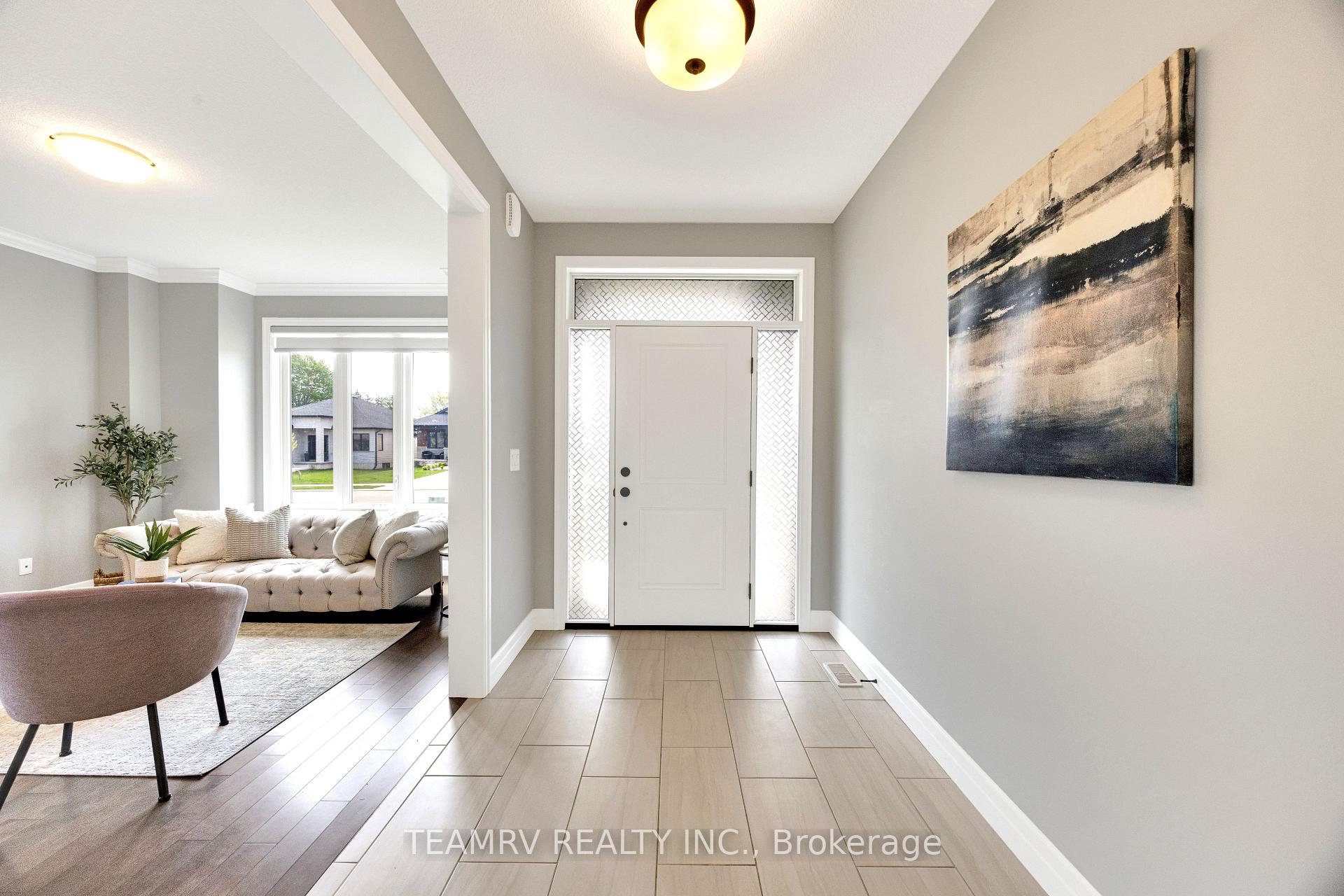 8 Sycamore Drive, Tillsonburg — photo 3 of 5