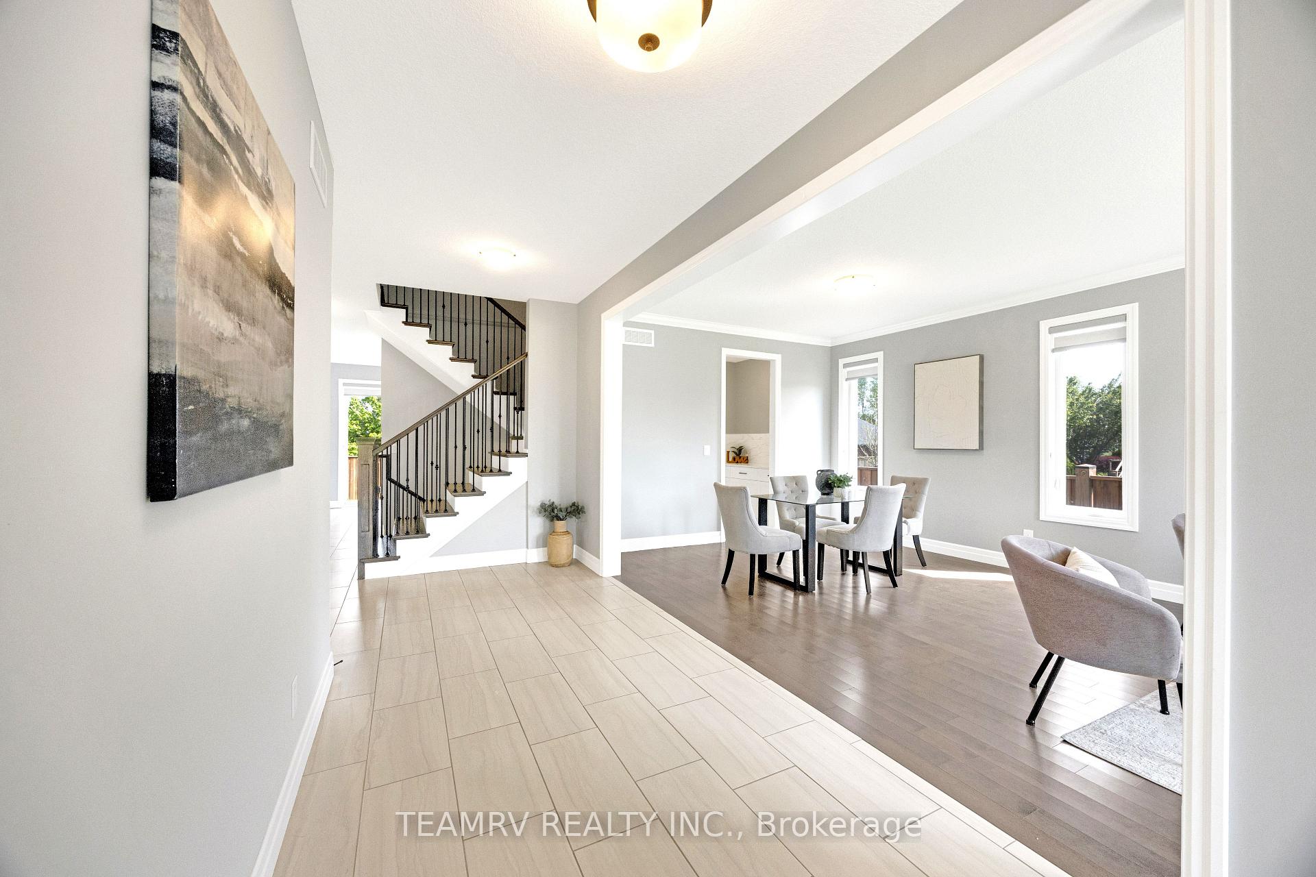 8 Sycamore Drive, Tillsonburg — photo 4 of 5