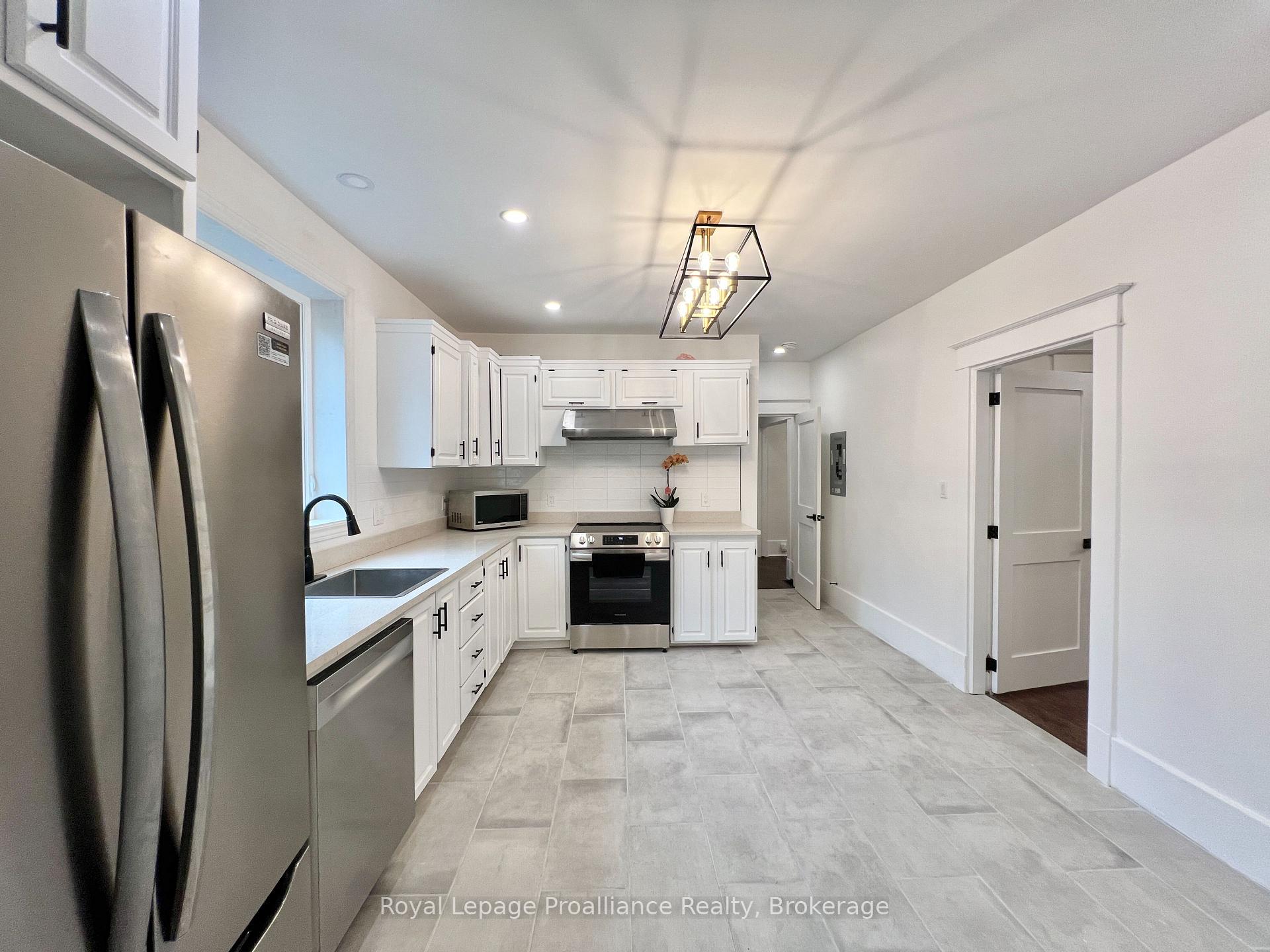 220 Foster Avenue B, Belleville — photo 5 of 5
