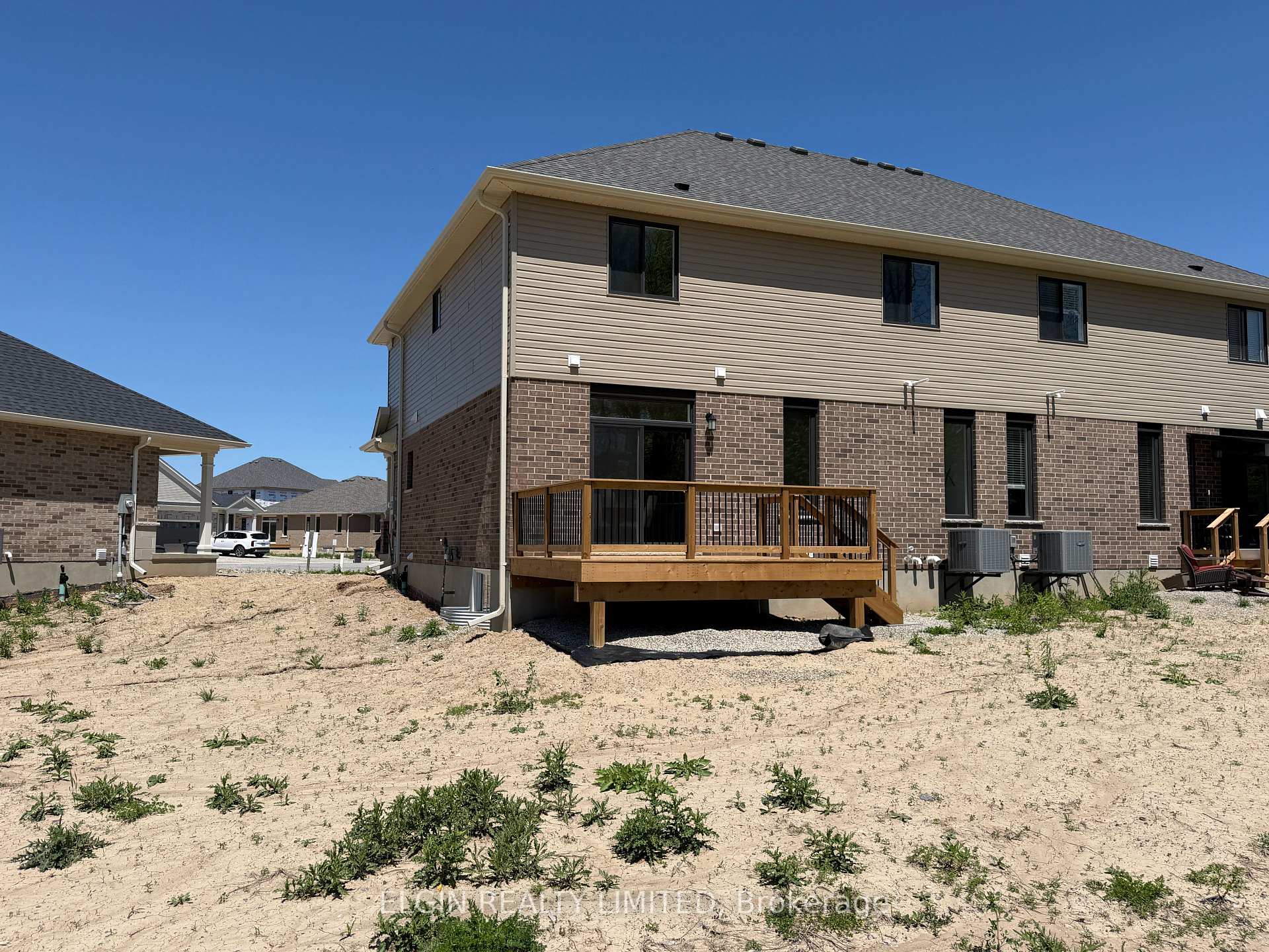 8 Columbus Court, Central Elgin — photo 2 of 5